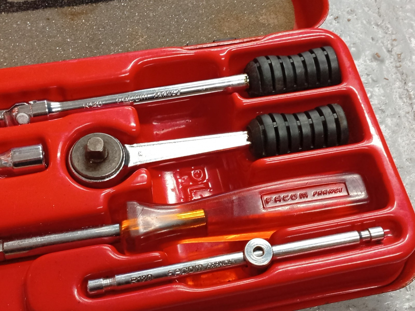 Vintage FACOM metric 1/4″ Drive, 19 Piece Socket Set, Made In France