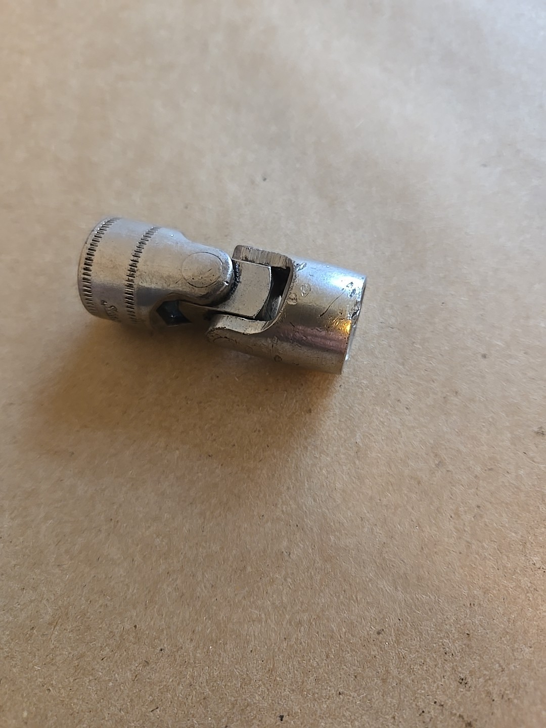 Snap On 3/8″ Drive 12MM 6PT Metric Chrome Universal Swivel Socket FSUM12