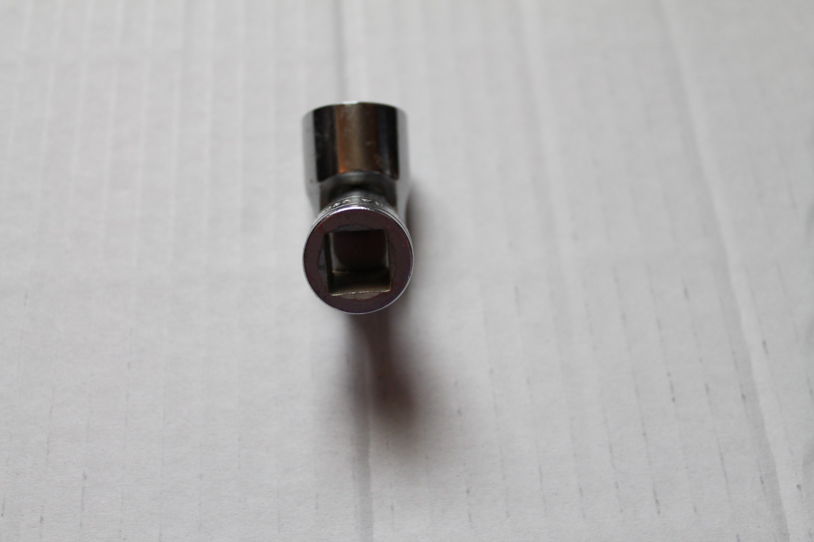 Snap-On Tools 3/8″ Drive 9/16″ SAE 12pt Shallow Impact Swivel Socket 3273430