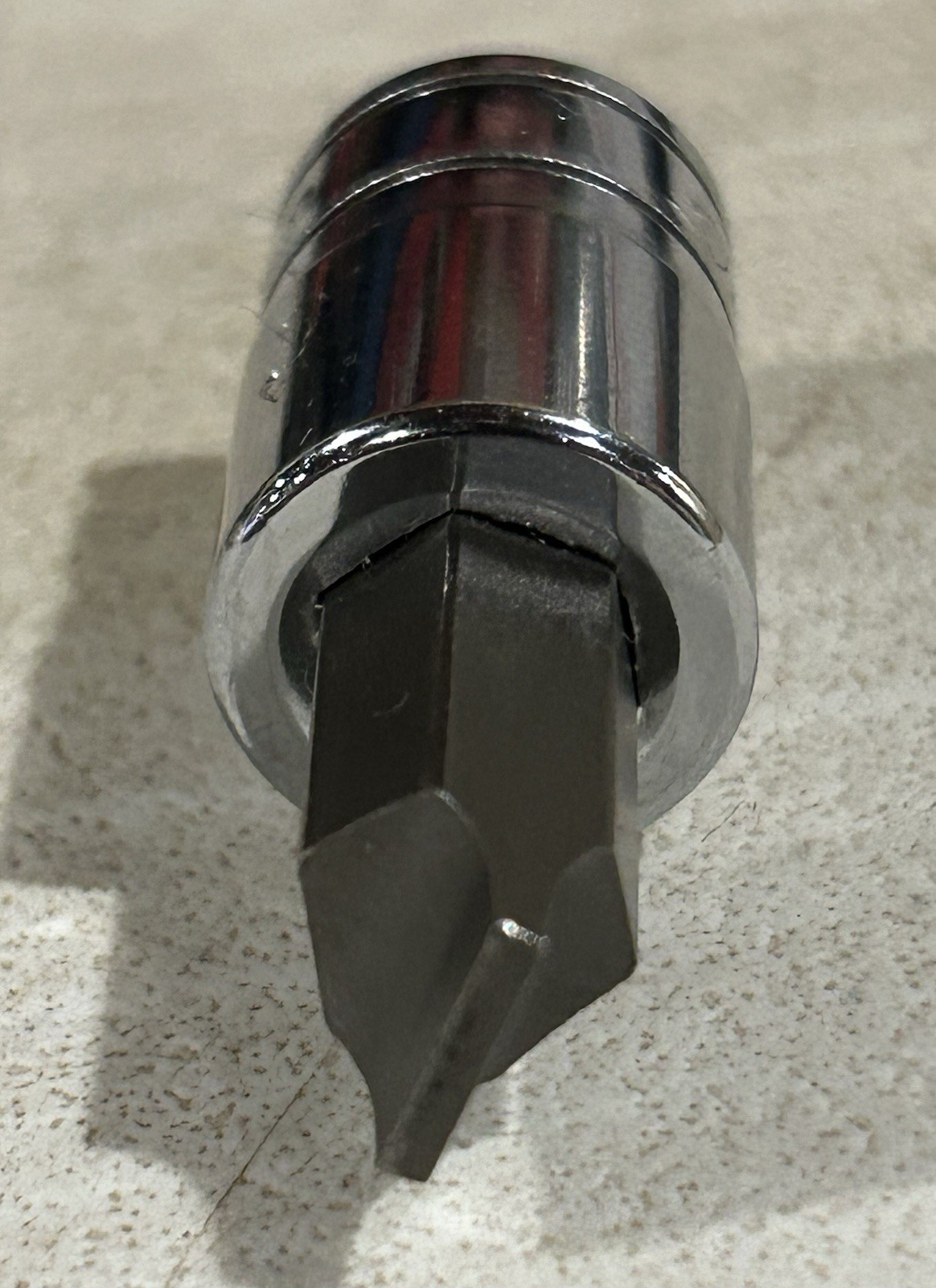 NOS. Snap-On Tools USA 3/8″ Drive 3/8″ Flat Tip Short Bit Socket Driver F62E