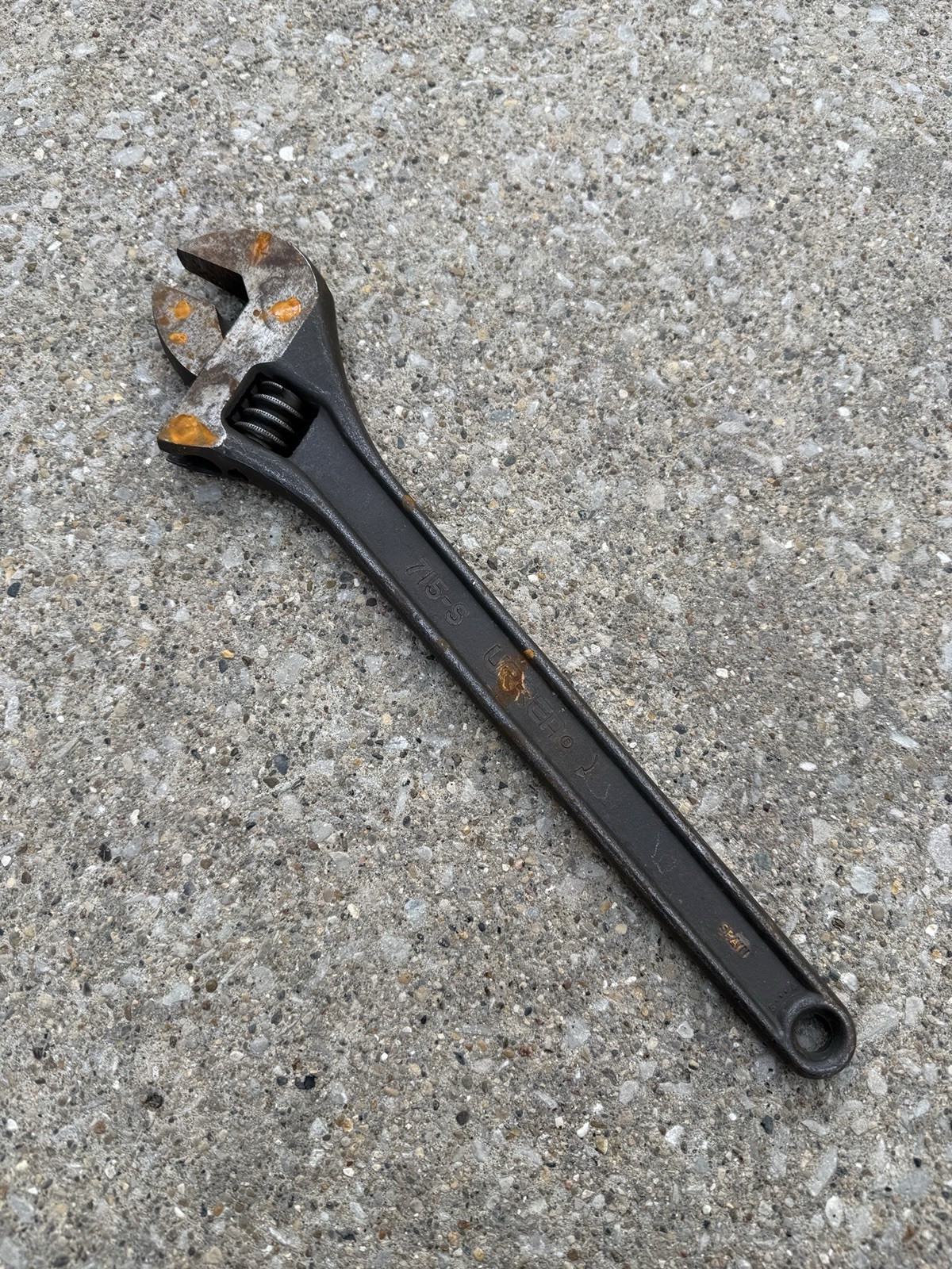 URREA 715-S 15” Black Industrial Finish Adjustable Wrench, Surface Rust
