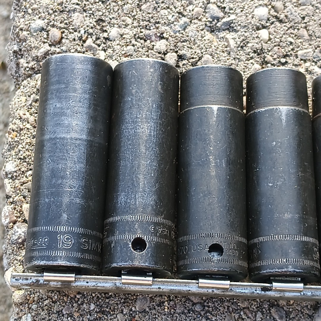 Snap-On SIMM 1/2″ Drive 6-Point 10mm – 19mm Metric Deep Impact Socket Metal Rail