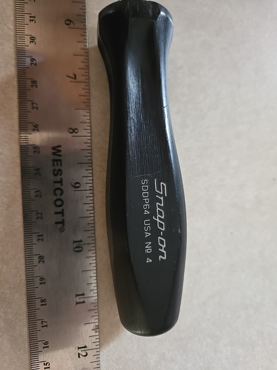 SNAP ON – SDDP64 – NO4 PHILLIPS BLACK HANDLE SCREWDRIVER