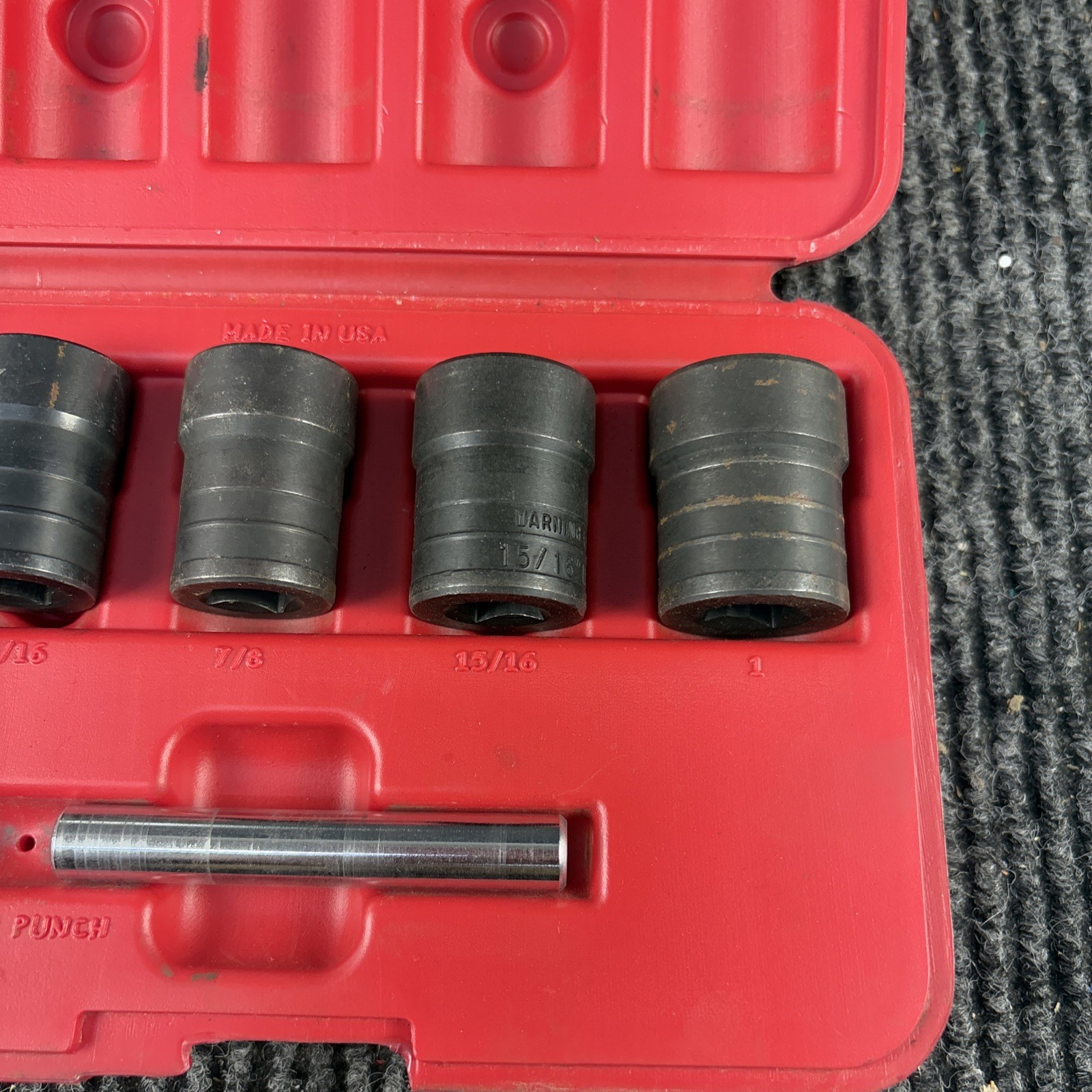Mac Tools SVT5LR 5 piece 1/2″ Drive Twist Socket Set Original Case Made in USA