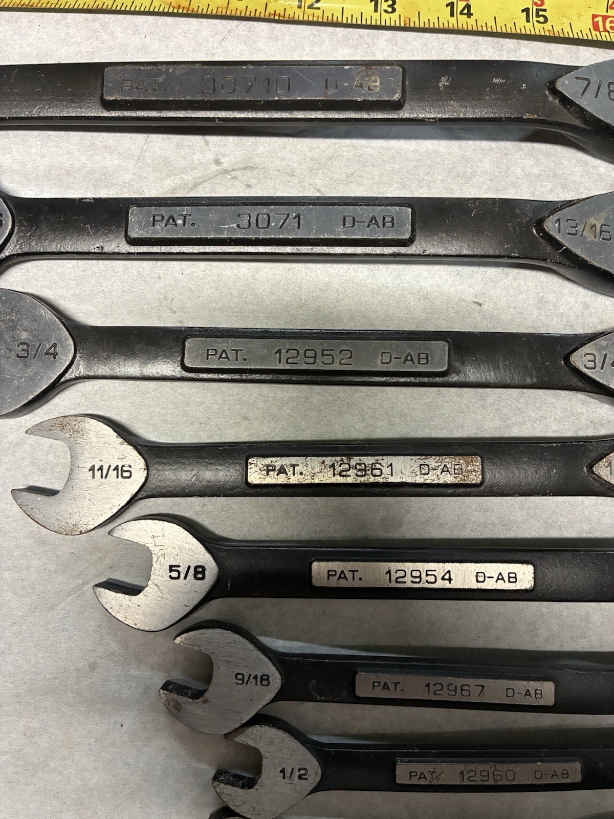 CRAFTSMAN 12-pc SAE Universal Spline Combination Wrench set 1/4-7/8” black oxide
