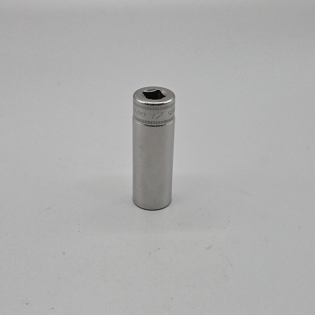 Snap On Tools 3/8” Drive 6 Point 17mm Metric Deep Socket SFSM17 USA