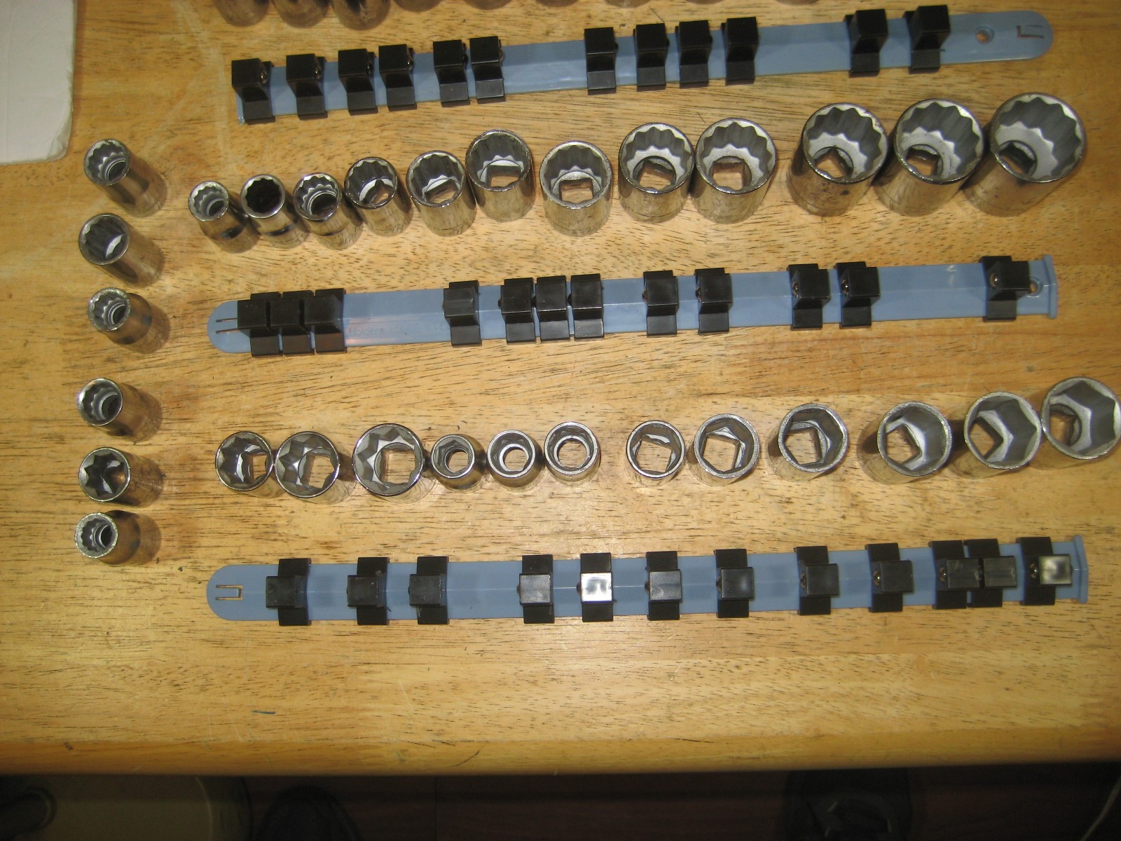 Vint Craftsman 42 Sockets Metric & SAE 1/2″ Drive G Series – Ratchet- 3 & 6″ Ext