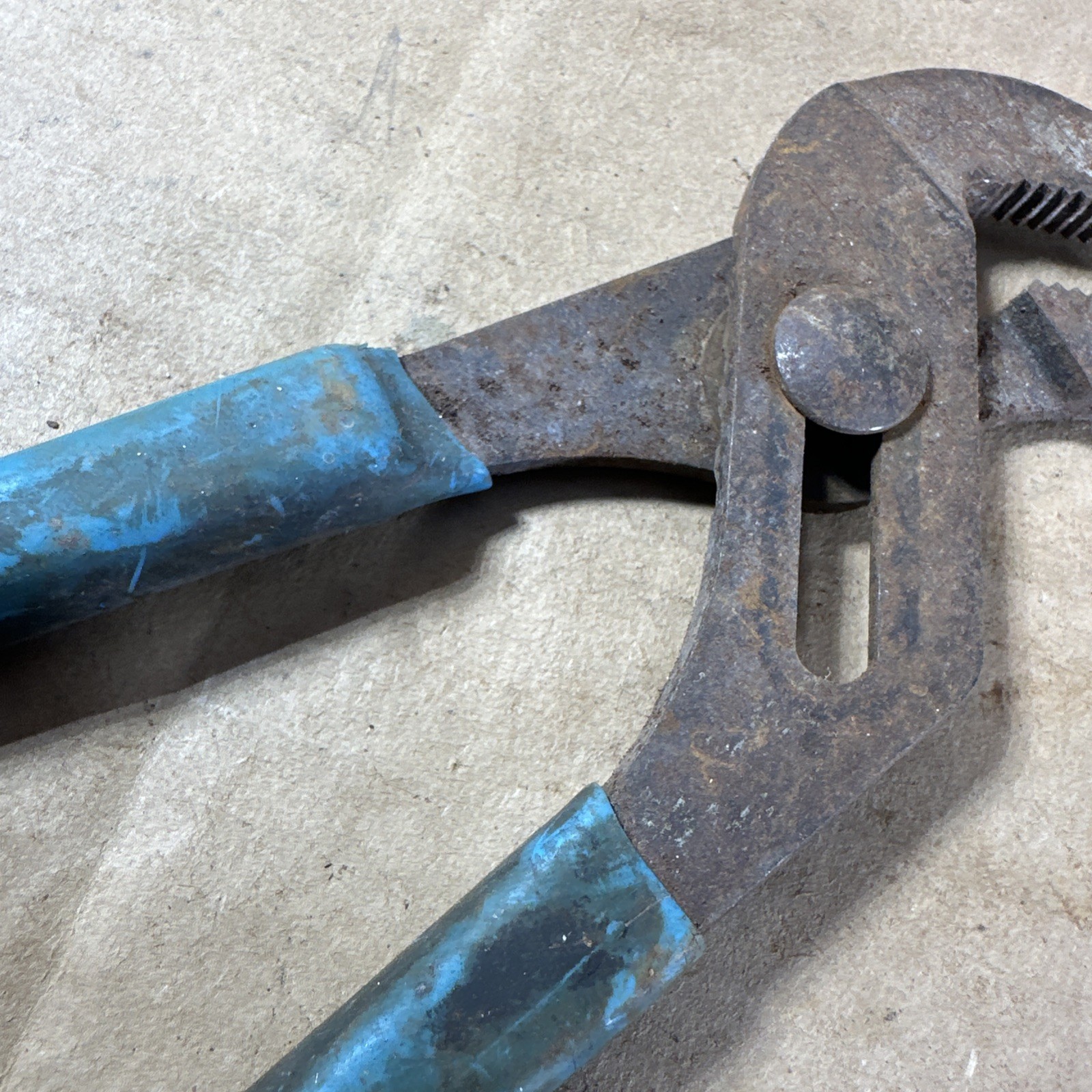 Channellock 420 , 9-1/2″ Tongue & Groove Pliers Made In USA