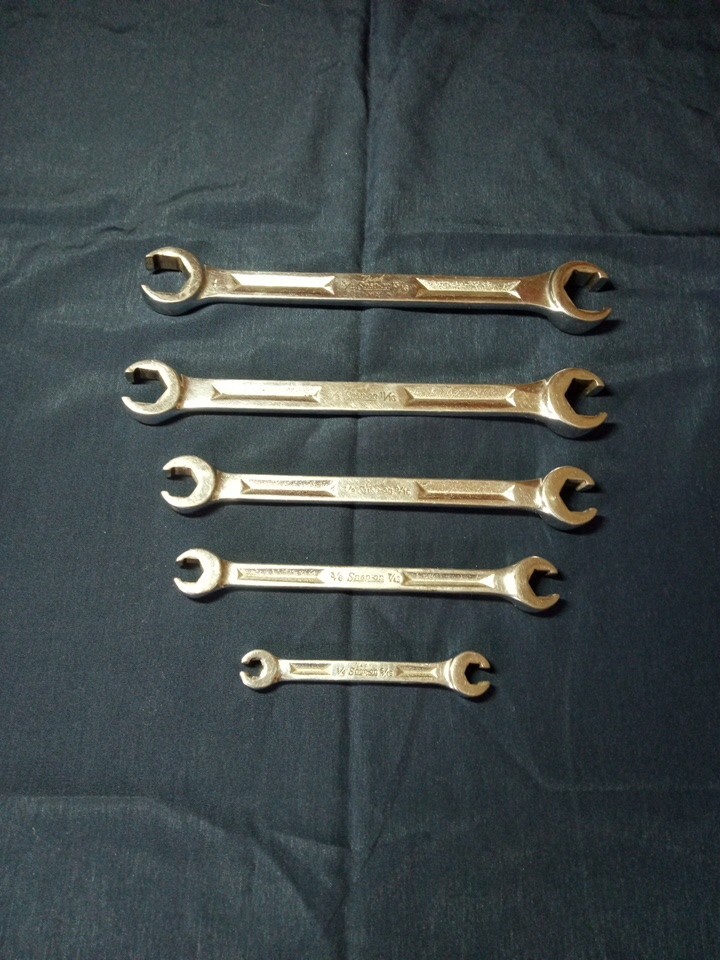 Snap- on gas line wrenches set. SAE. Cost 296.00 new.