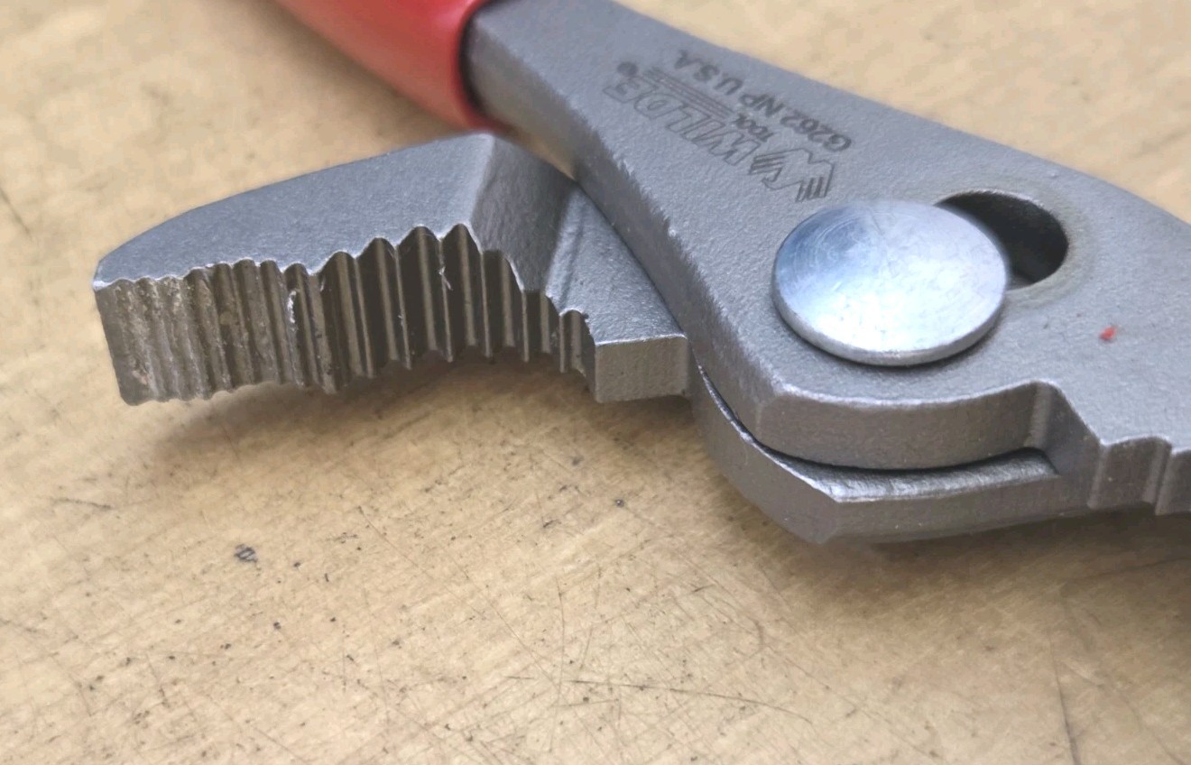 Wilde G262NP – 6-1/2″ Long Soft Grip Slip Joint Pliers- Like New
