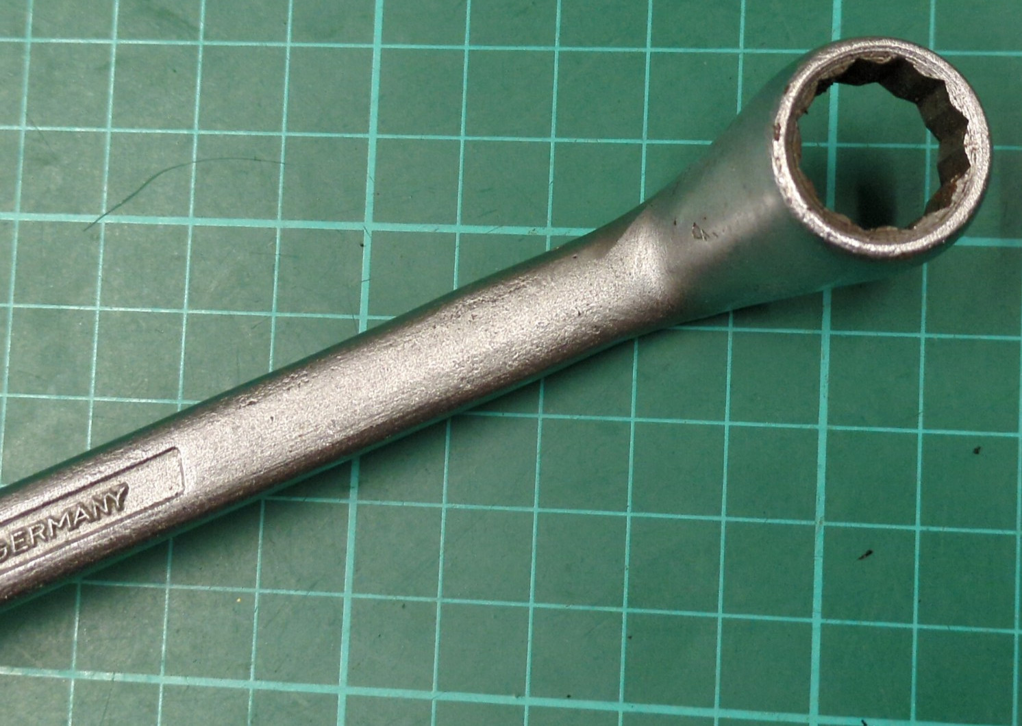 Vintage ELORA No.110 9/16″ x 5/8″ AF Offset Ring Spanner, Made In West Germany