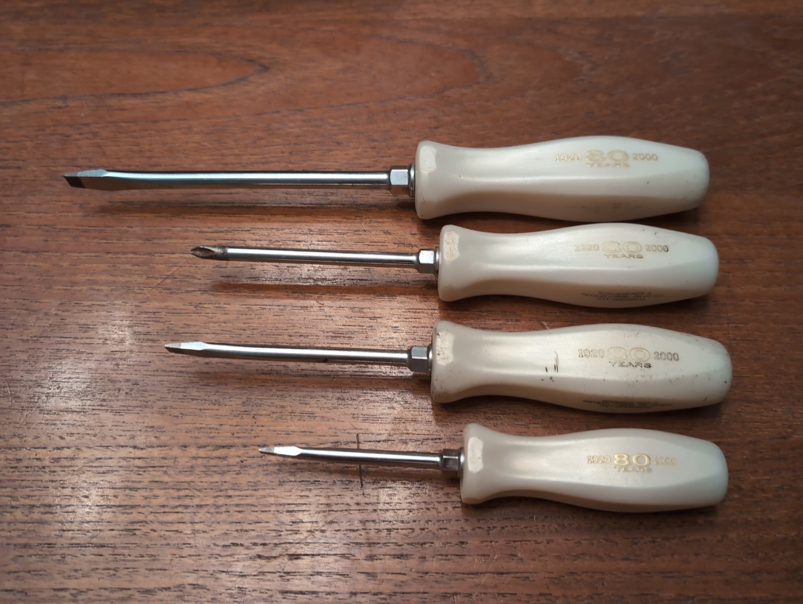 SNAP ON 80TH ANNIVERSARY 4pc HARD HANDLE SCREWDRIVER SET White Pearl