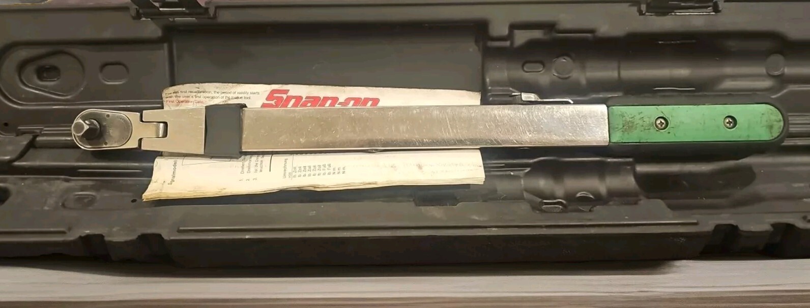 Snap-On TQFR100CG 3/8″ Drive TQ Series Flex-Head Torque Wrench (20-100 ft-lb)
