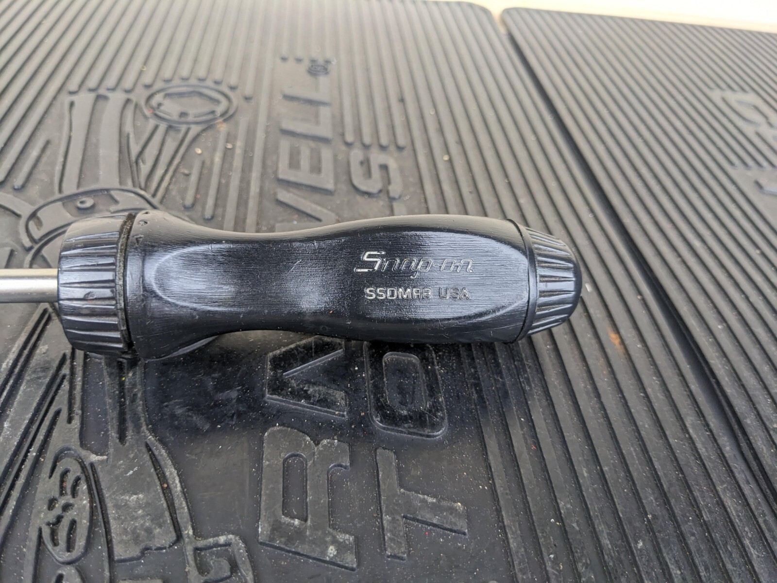 #aw307 Snap On Tools Ratcheting Magnetic Long Screwdriver Black SSDMR8