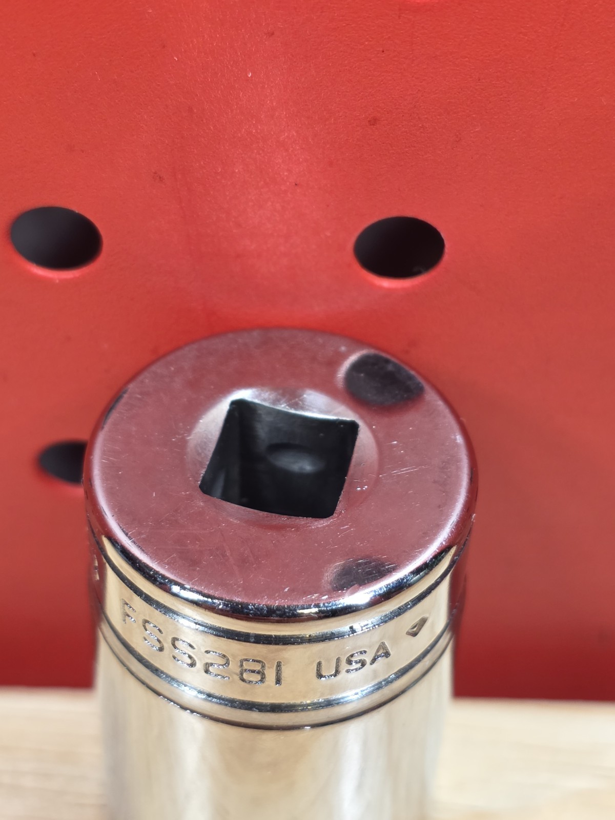 Snap-on Tools FSS281 7/8″ SAE 3/8″ Drive 6-Point Semi-Deep Chrome Socket USA