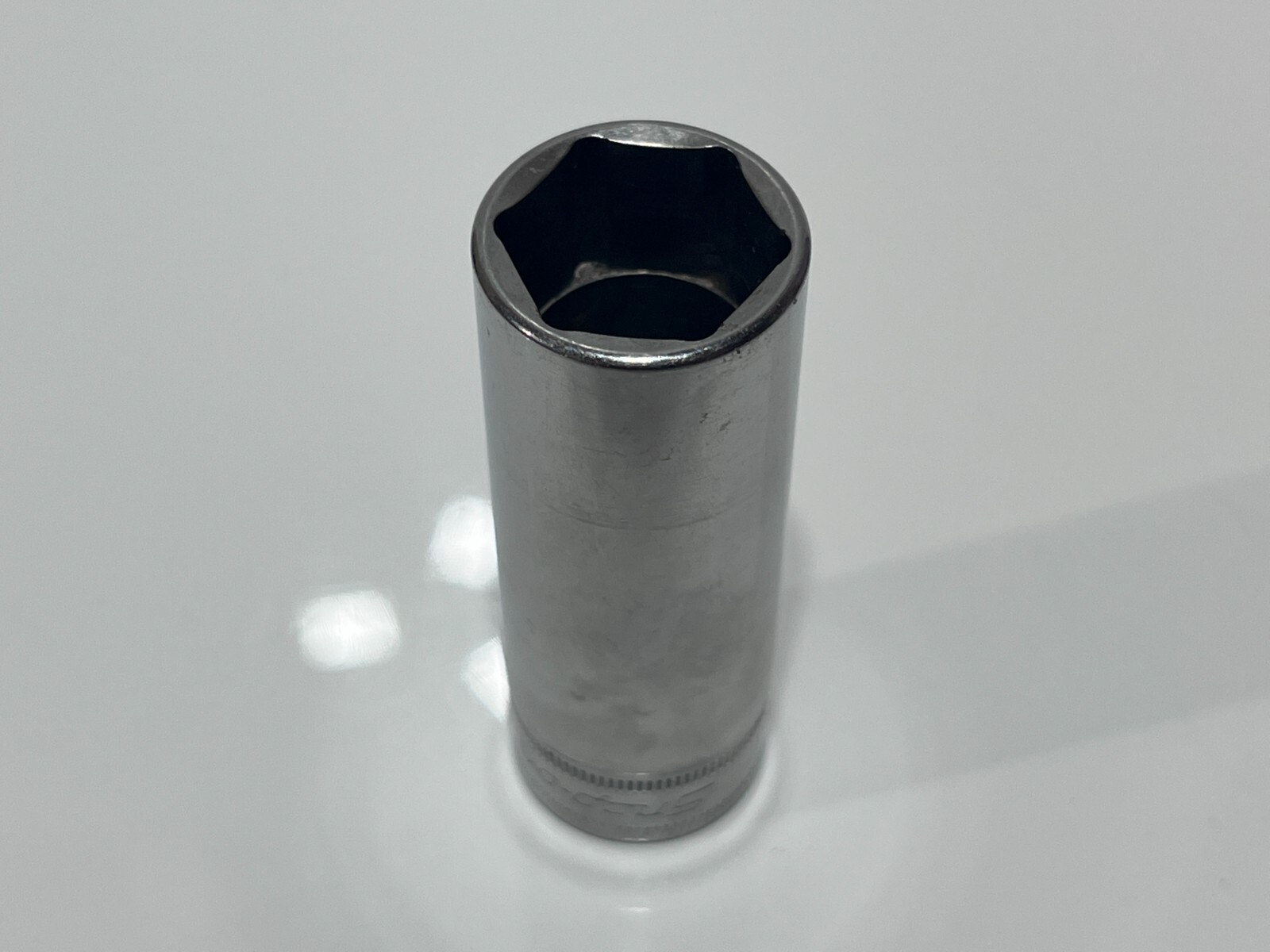 Snap-On Tools USA SFSM18 Metric 18mm Deep Chrome Socket – 3/8″ Drive – 6 Point