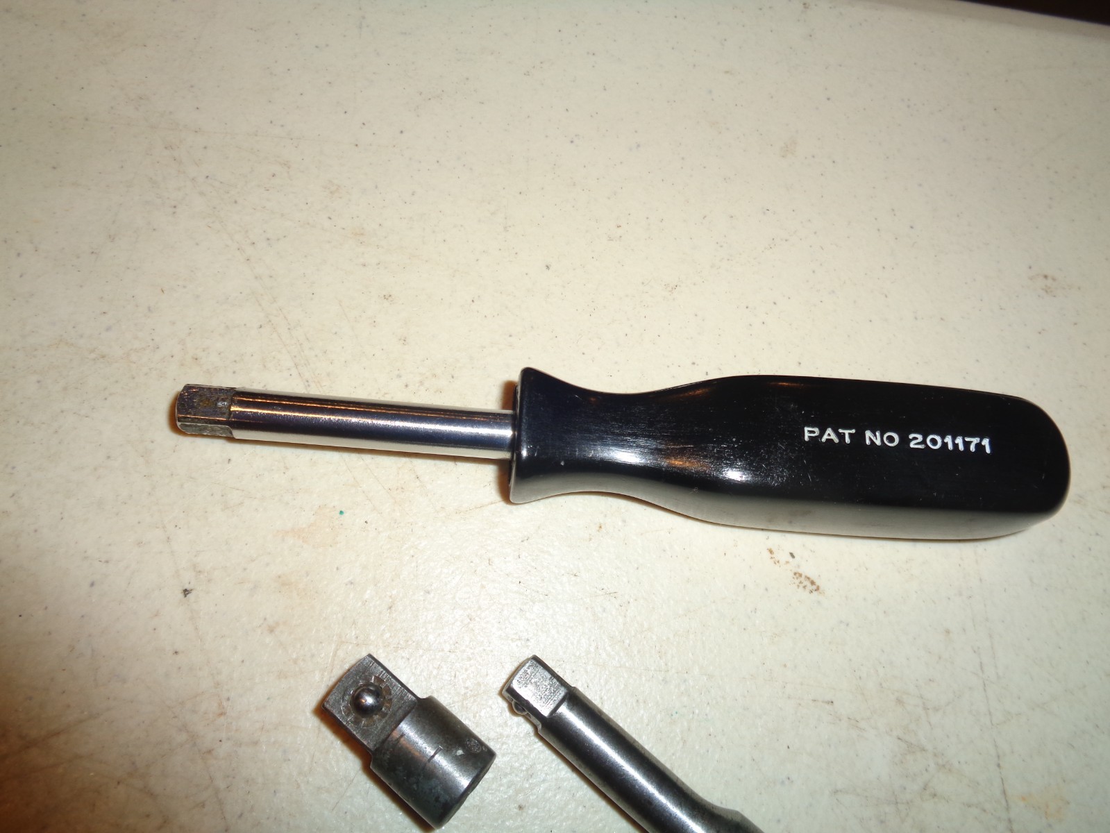 Snap-on Tool TM4A Hard Handle 1/4″ Standard Shank Driver, M-2-G, A-3-G Adapters