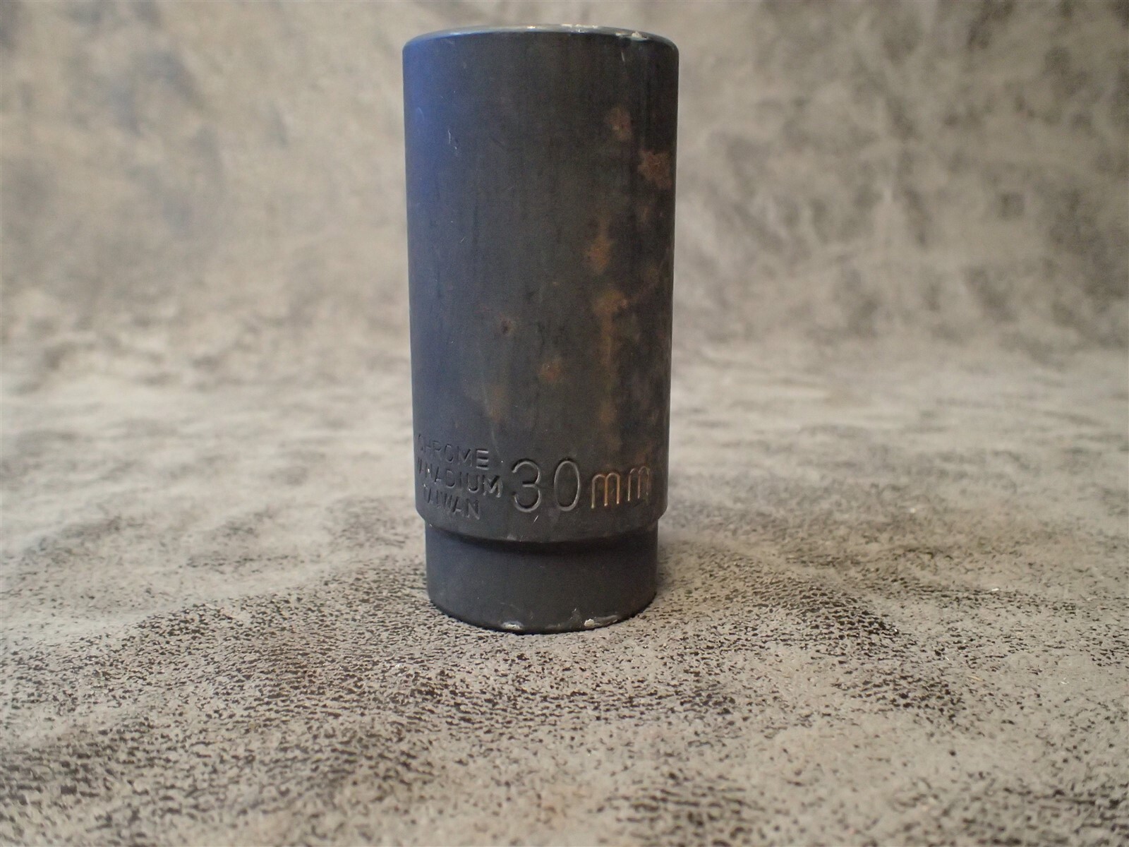 Lisle 39510 1/2″ Drive x 30mm Deep Length Axle Nut Socket (BN189)