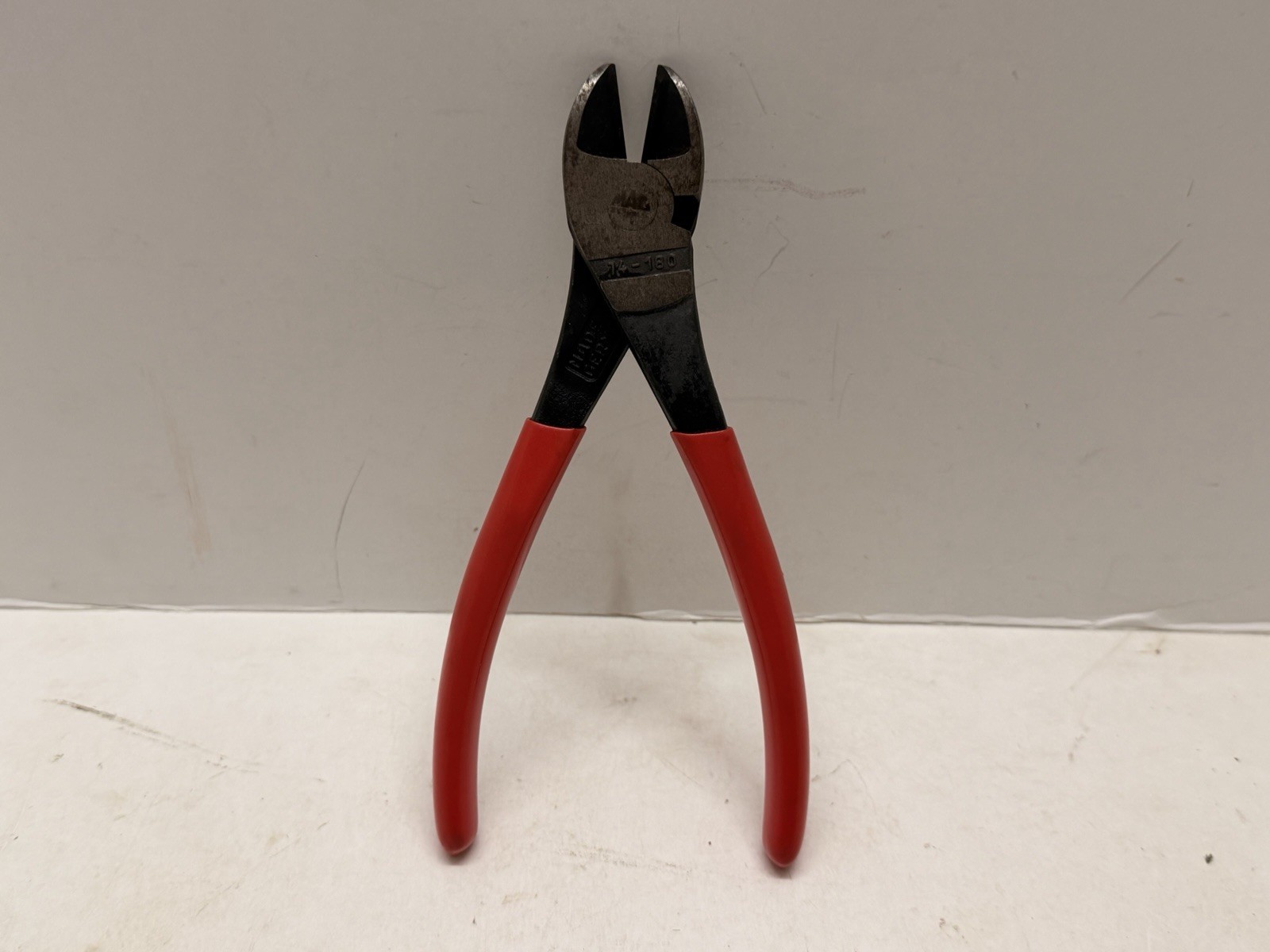 MAC Tools High Leverage Diagonal Cutters Pliers 7″ Long Wire Side Red Knipex