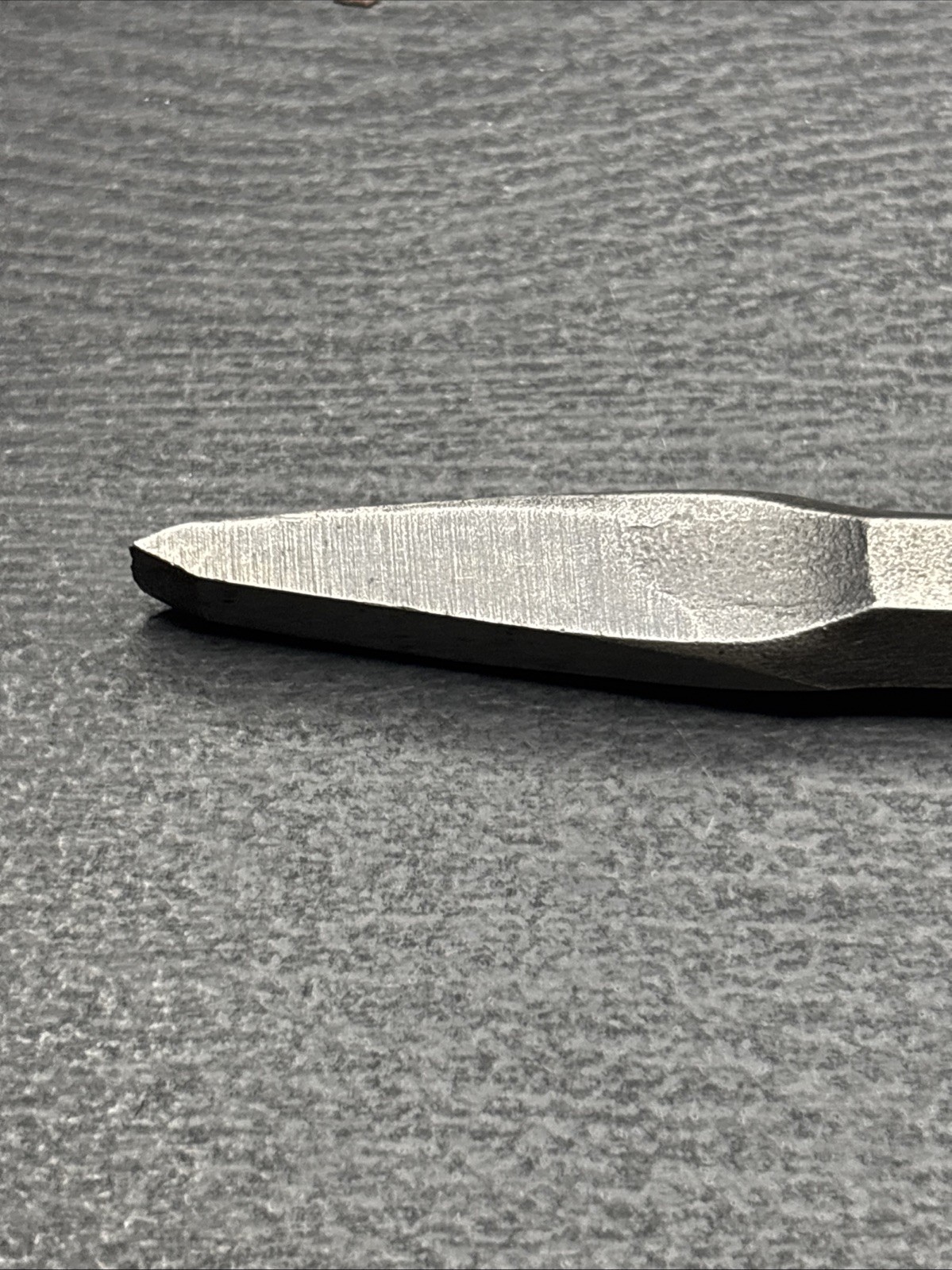 Mac Tools FCC8SS 1/4″ x 5″ Gouge Point Chisel USA