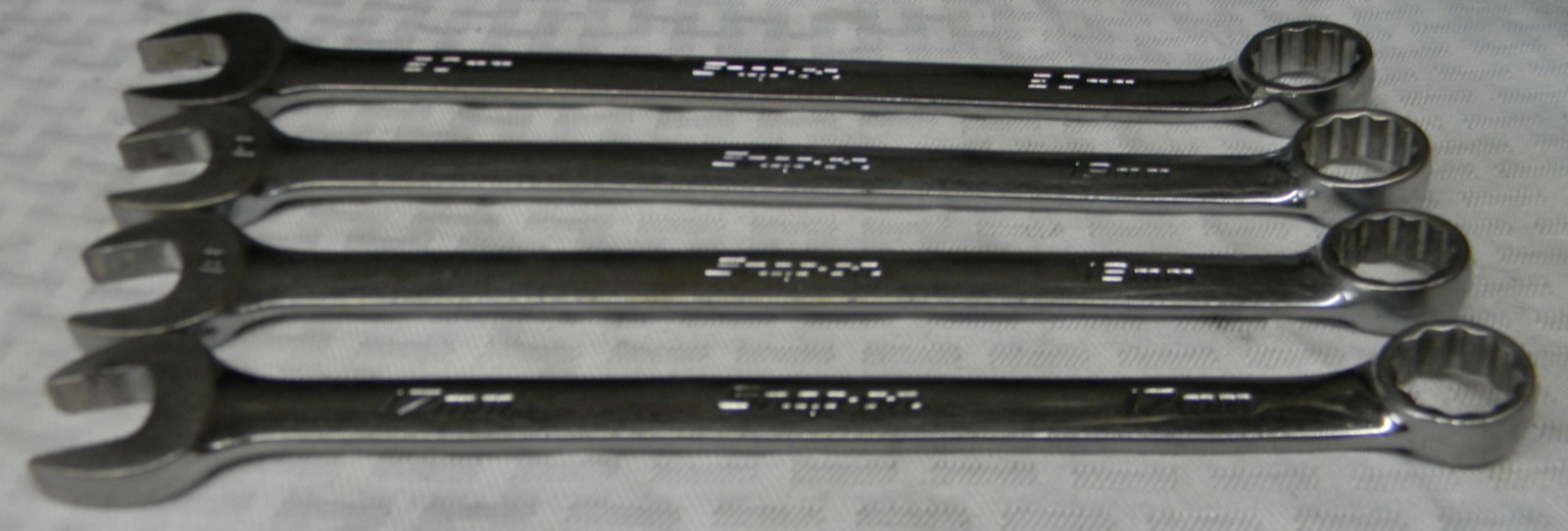 SNAP-ON 4PC METRIC 12PT COMBINATION WRENCH SET 17-20MM #OEXM170B-200B