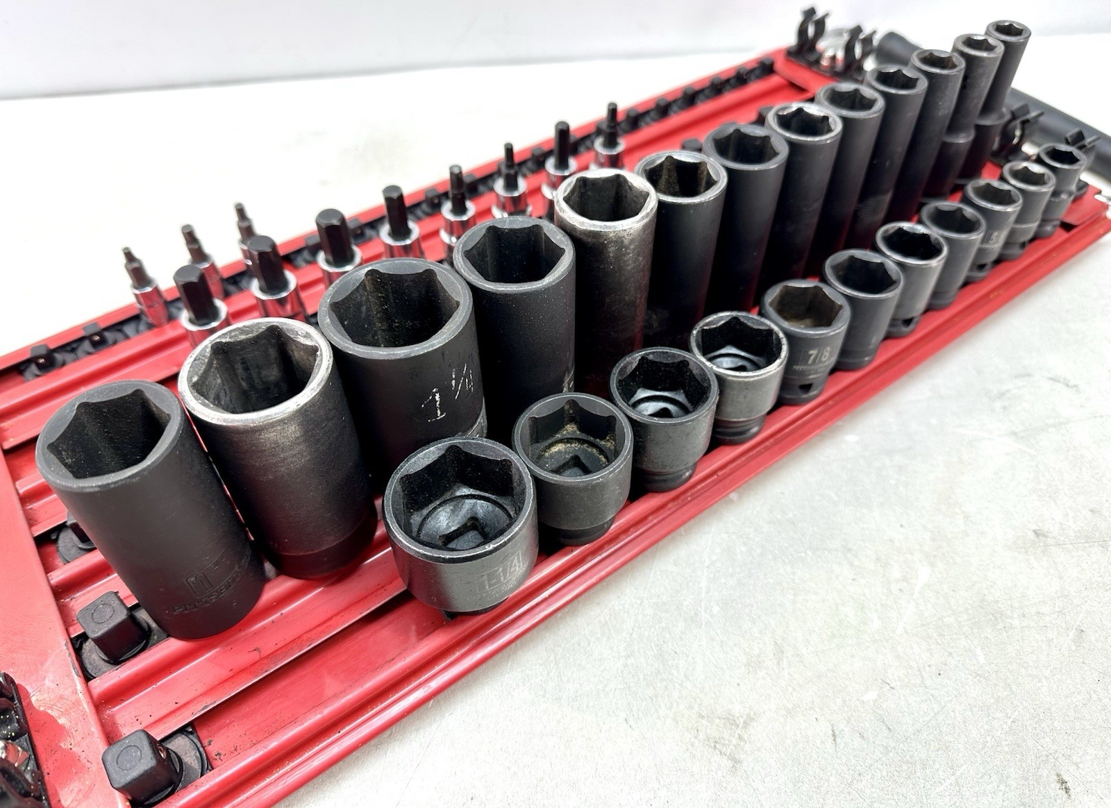 Miscellaneous Brands Socket Set with Tray