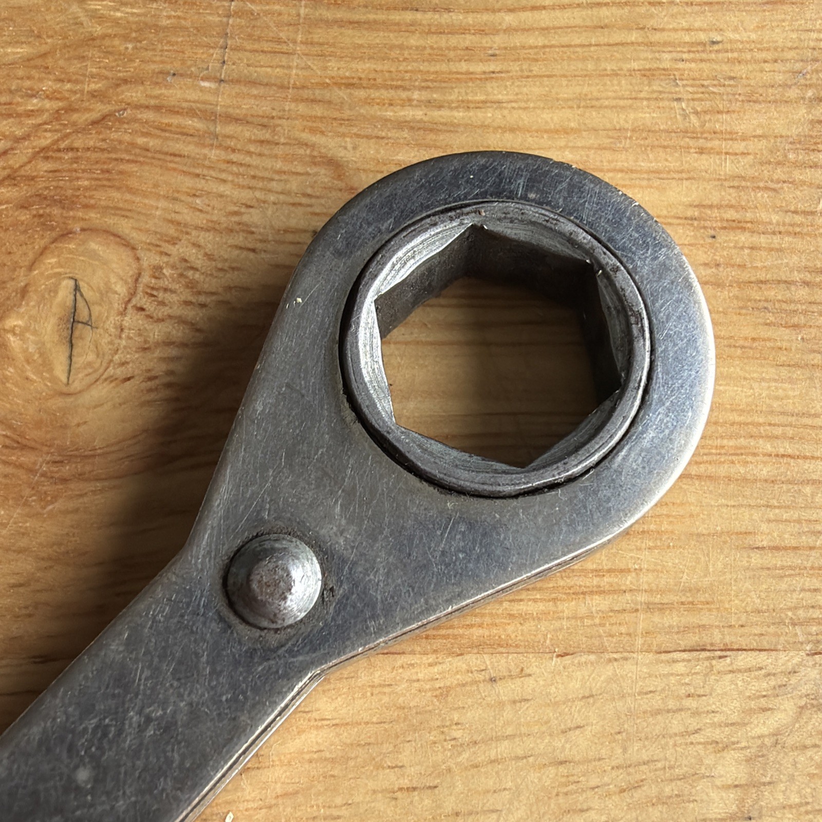 New Britain 1/4″ Square Ratcheting x 9/16″ 6 Point Fixed Box End Wrench RW40 USA