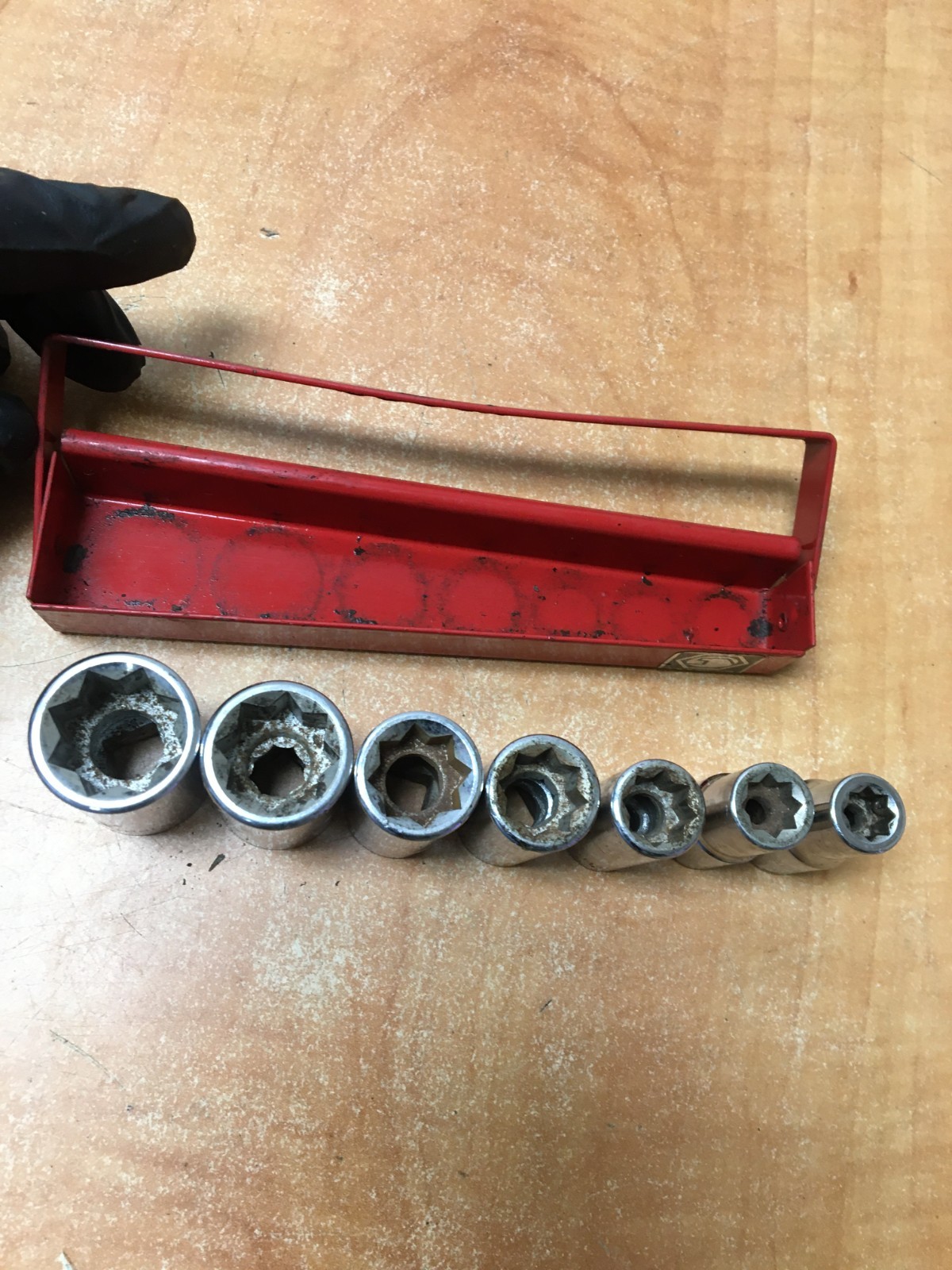 Matco Tools 7 Pc 3/8» Dr. 8 Pt. SAE Double Square Socket Set w/Red Metal Holder
