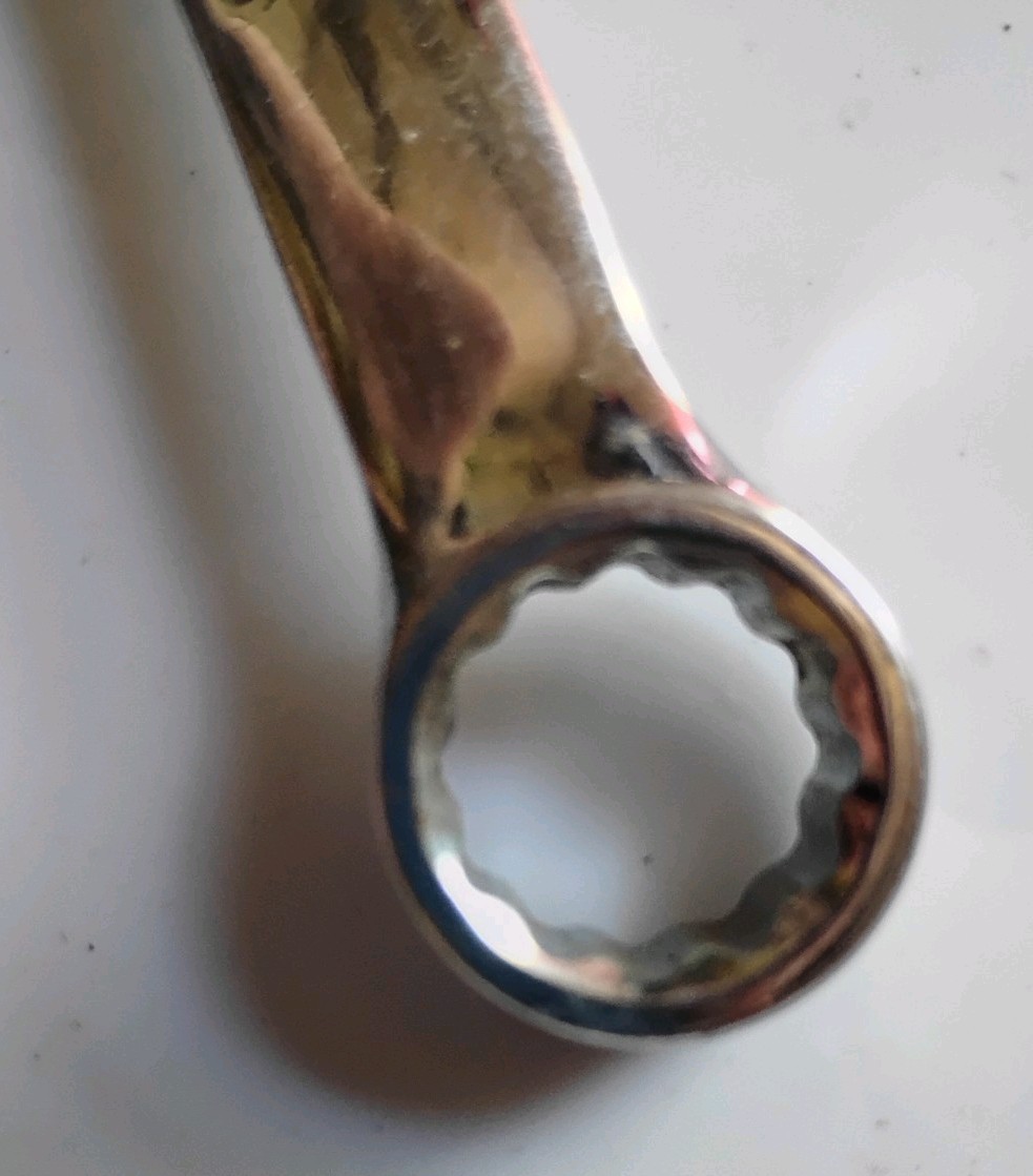 9/16 DeWalt combo wrench Dwmt72196