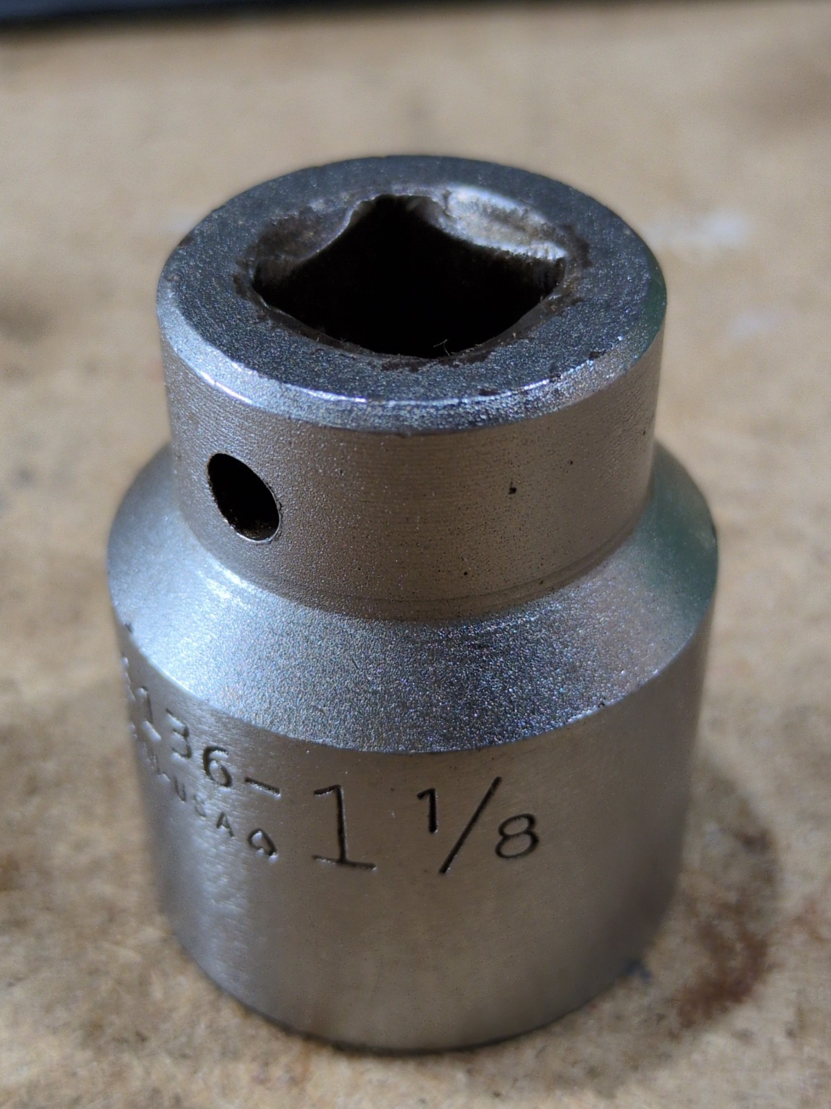 OTC Owatonna Minn USA 12 Point 1-1/8″ 1/2dr. Socket No. 136 Made By Wright Tool