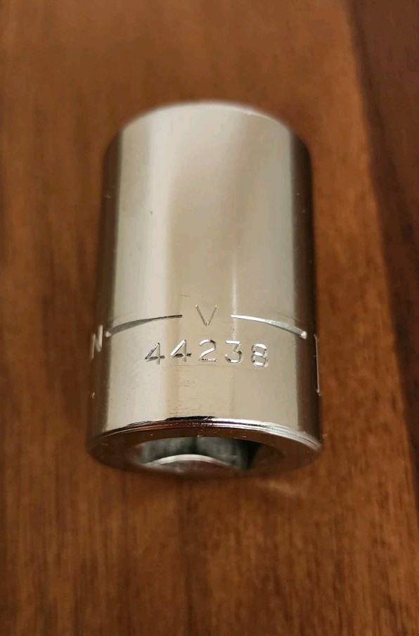 Craftsman USA 19mm Socket 12 Point 1/2″ Drive V 44238 (No Knurl M/M)