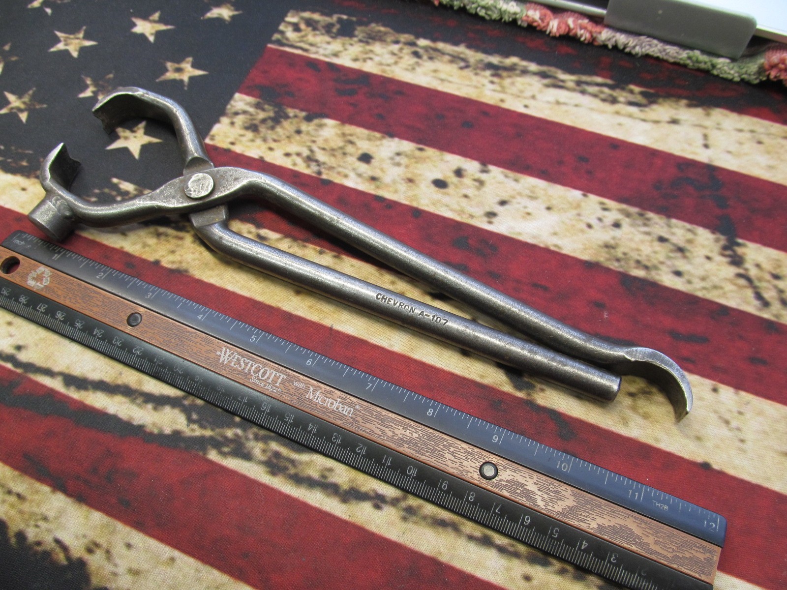 Vintage Chevron A-107 Wheel Weight Tool – Unique & Rare – Nice Used Condition