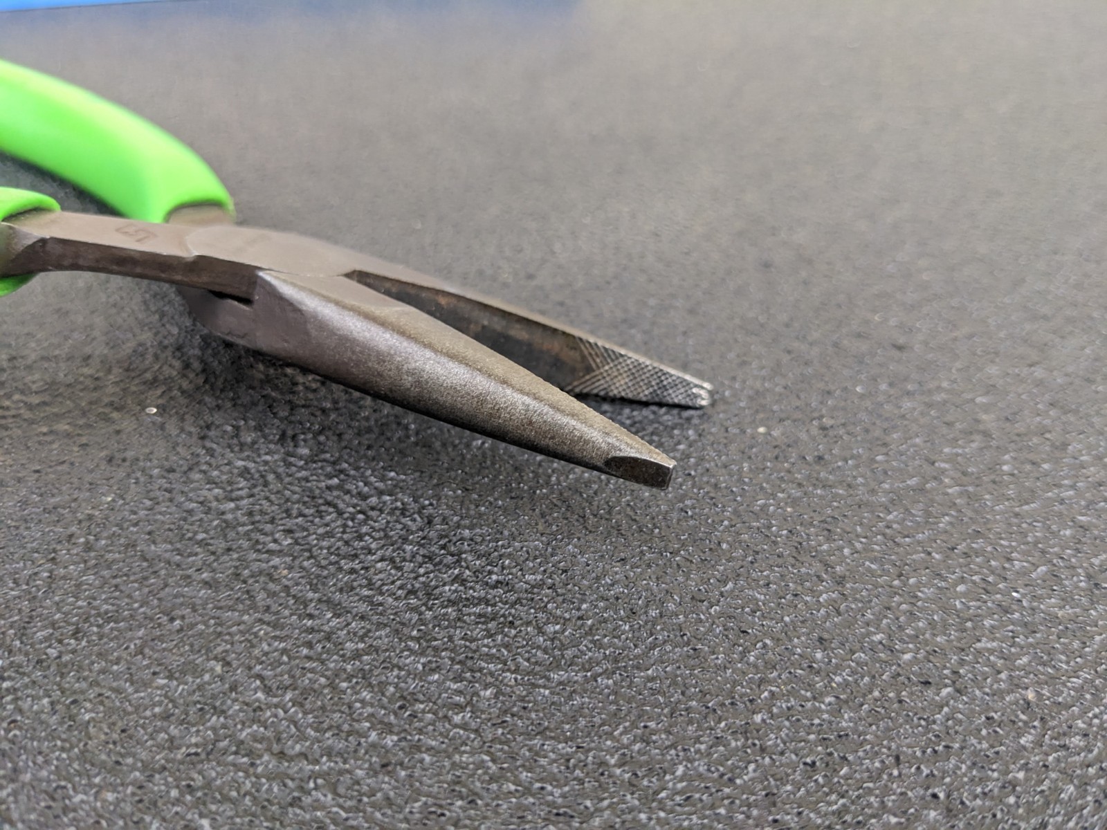 #bo037 Snap-On Tools USA GREEN 6″ Soft Grip Needle Nose Pliers 95ACFG