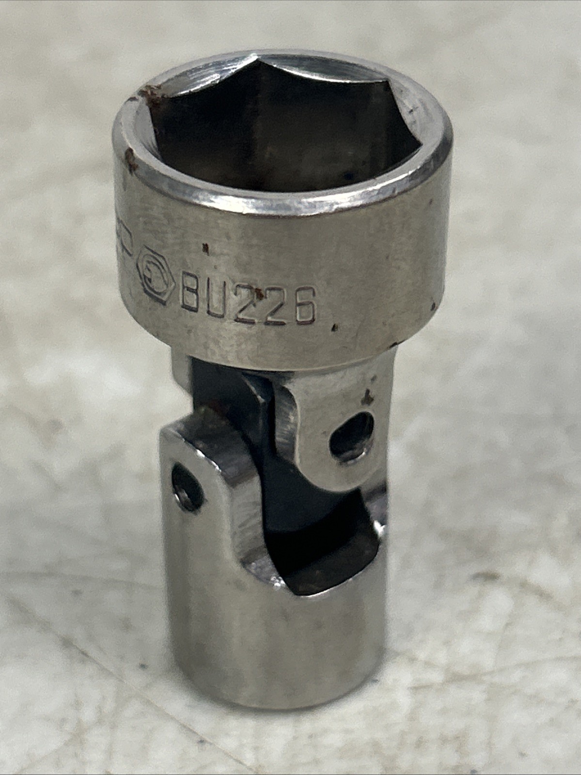MATCO TOOLS 3/8″ DRIVE SAE 6PT SWIVEL SOCKET 11/16″ BU226