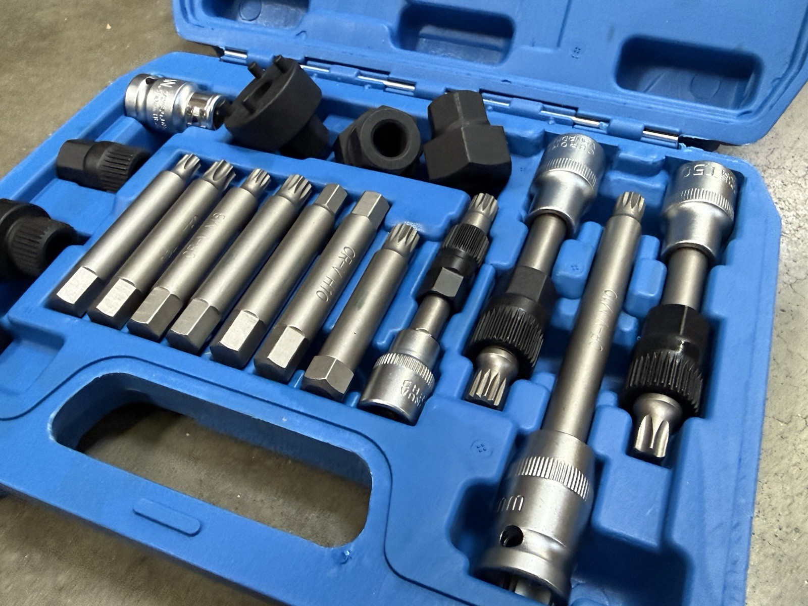 13 pc Alternator Freewheel Pulley Removal Socket Bit Set Garage Service Tool Kit