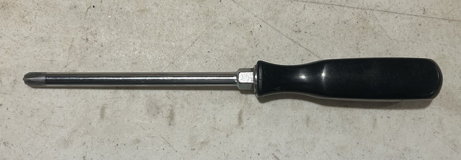 VINTAGE Snap-On SSDP64 #4 Phillips Screwdriver Black Hard Handle USA