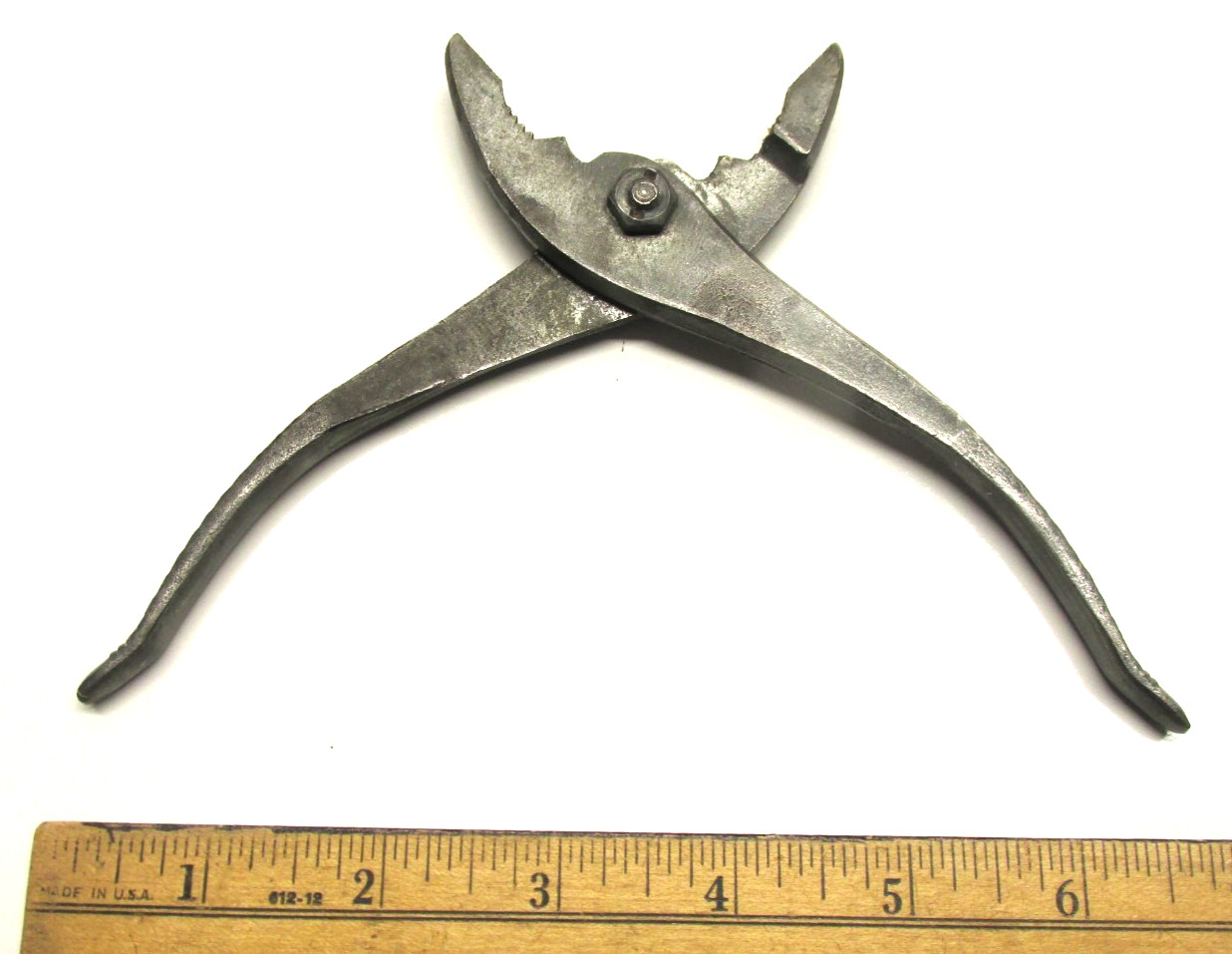 Motorcycle Slip Joint Pliers 6-1/2″ long, galvanized finish and textured grip.