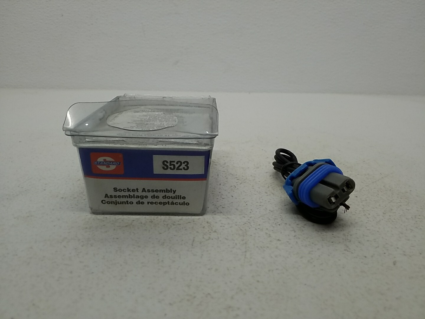 S523 Standard Automotive Socket Assembly For Halogen Headlamp