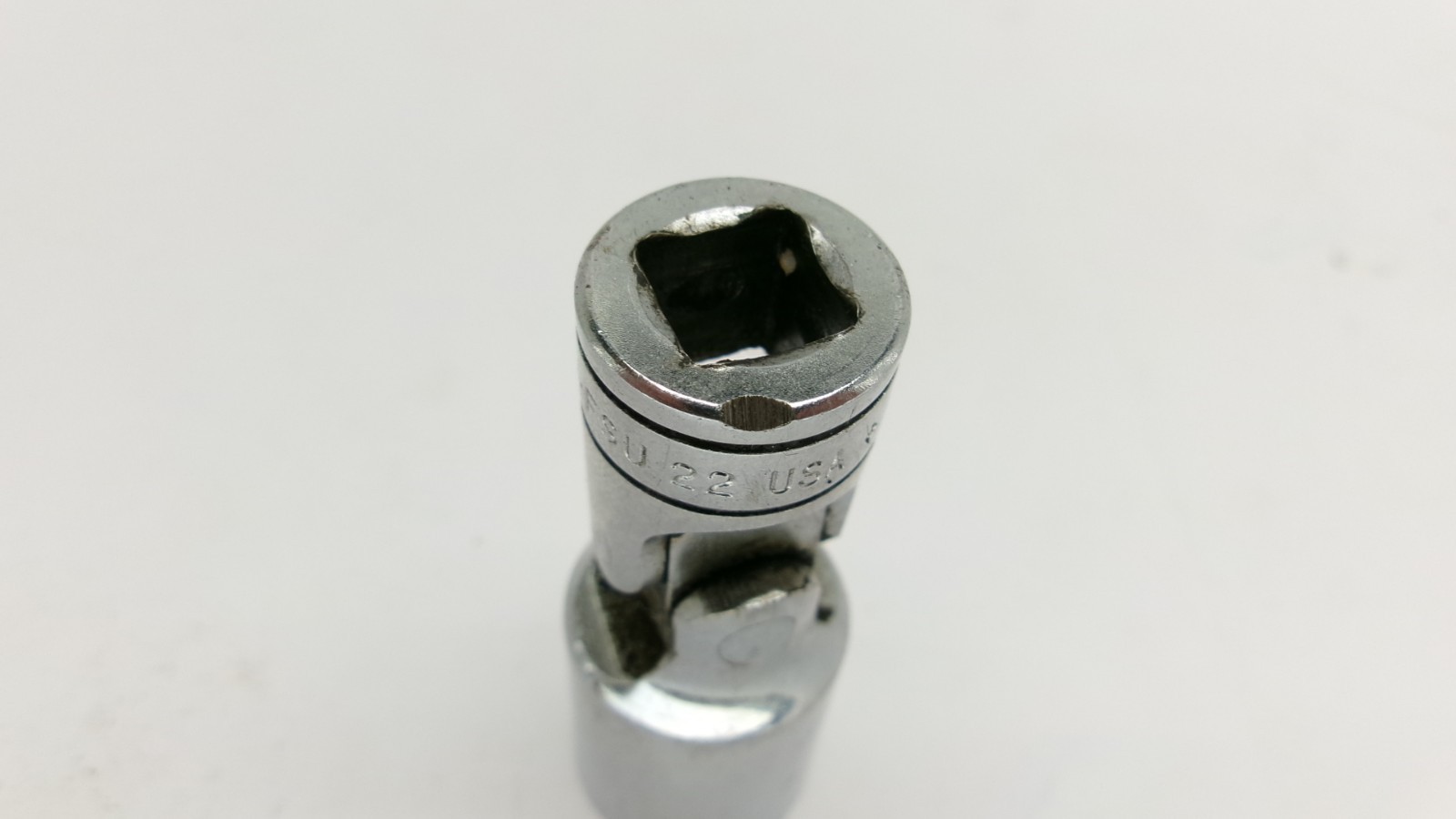 Snap-on tools USA 38 drive 11/16″ SAE Semi Deep Swivel Socket FSU22 Nice!