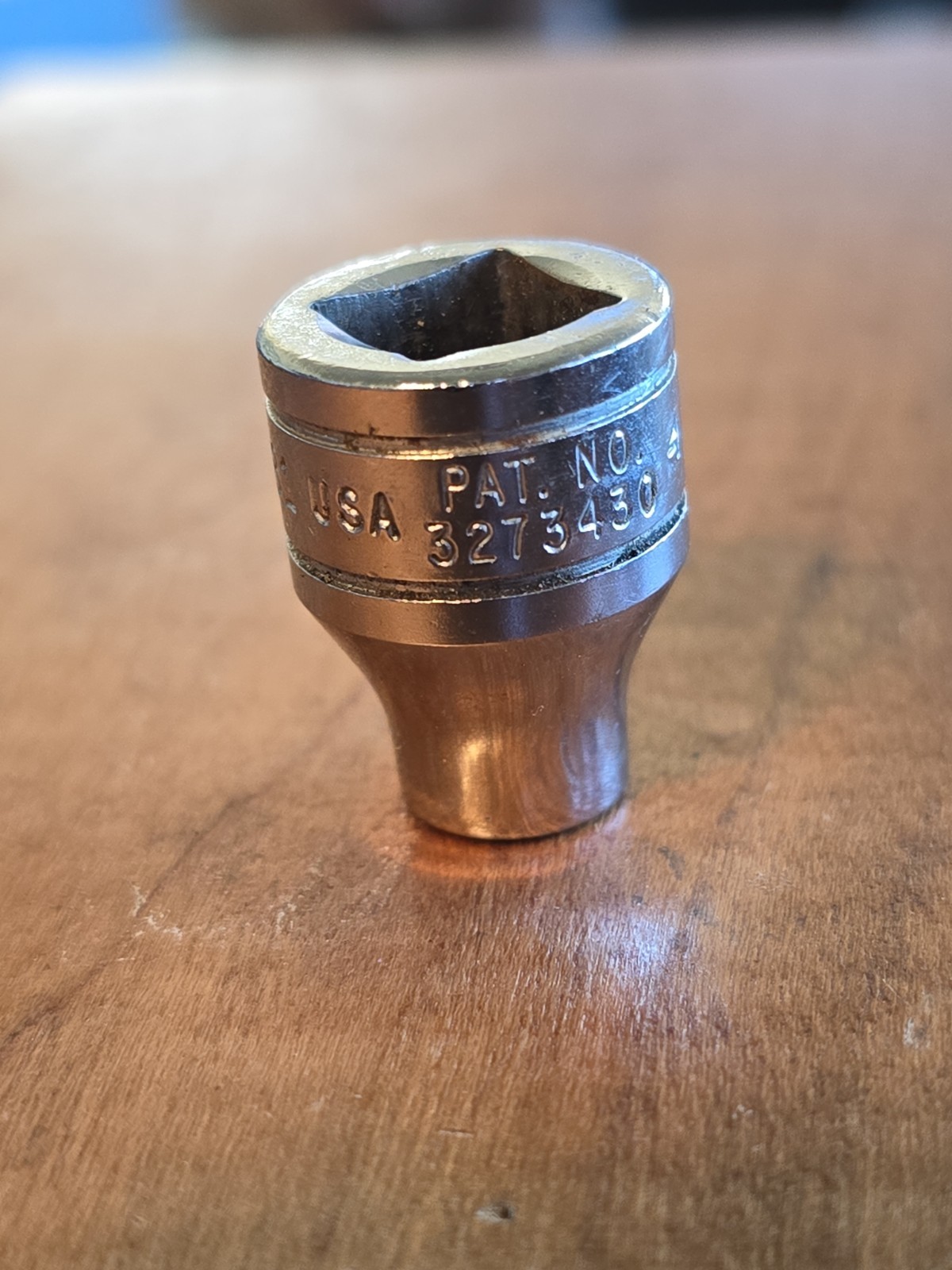 Snap-On F081 3/8″ drive 12-point shallow 1/4″ socket – excellent condition 1984