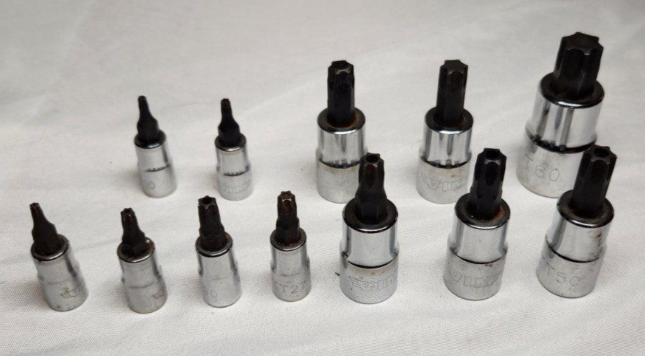VIM Tools Torx Socket Set 12 Pieces Torx and Tamper Proof Torx Bits 3/8″ & 1/4″
