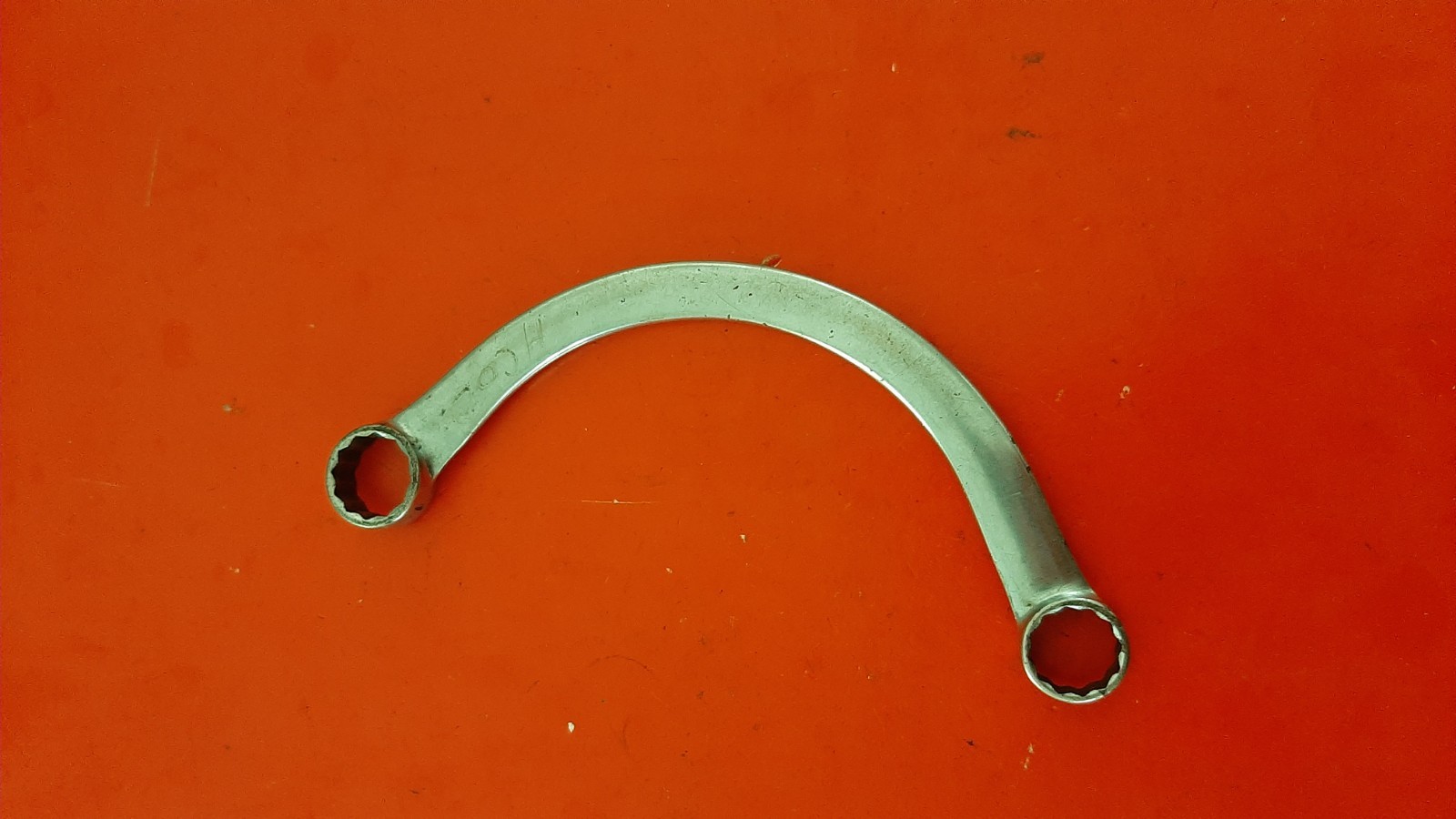 Snap-on 9/16″ x 5/8″ 12PT Half Moon Box End Obstruction Wrench CX1820 Engraved