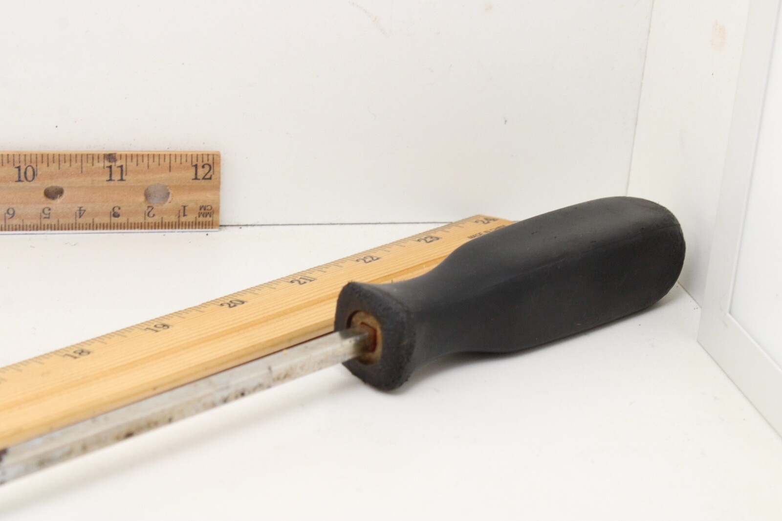 Unbranded 5/16″ x 21″ Long Slotted Hard Black Handle Screwdriver