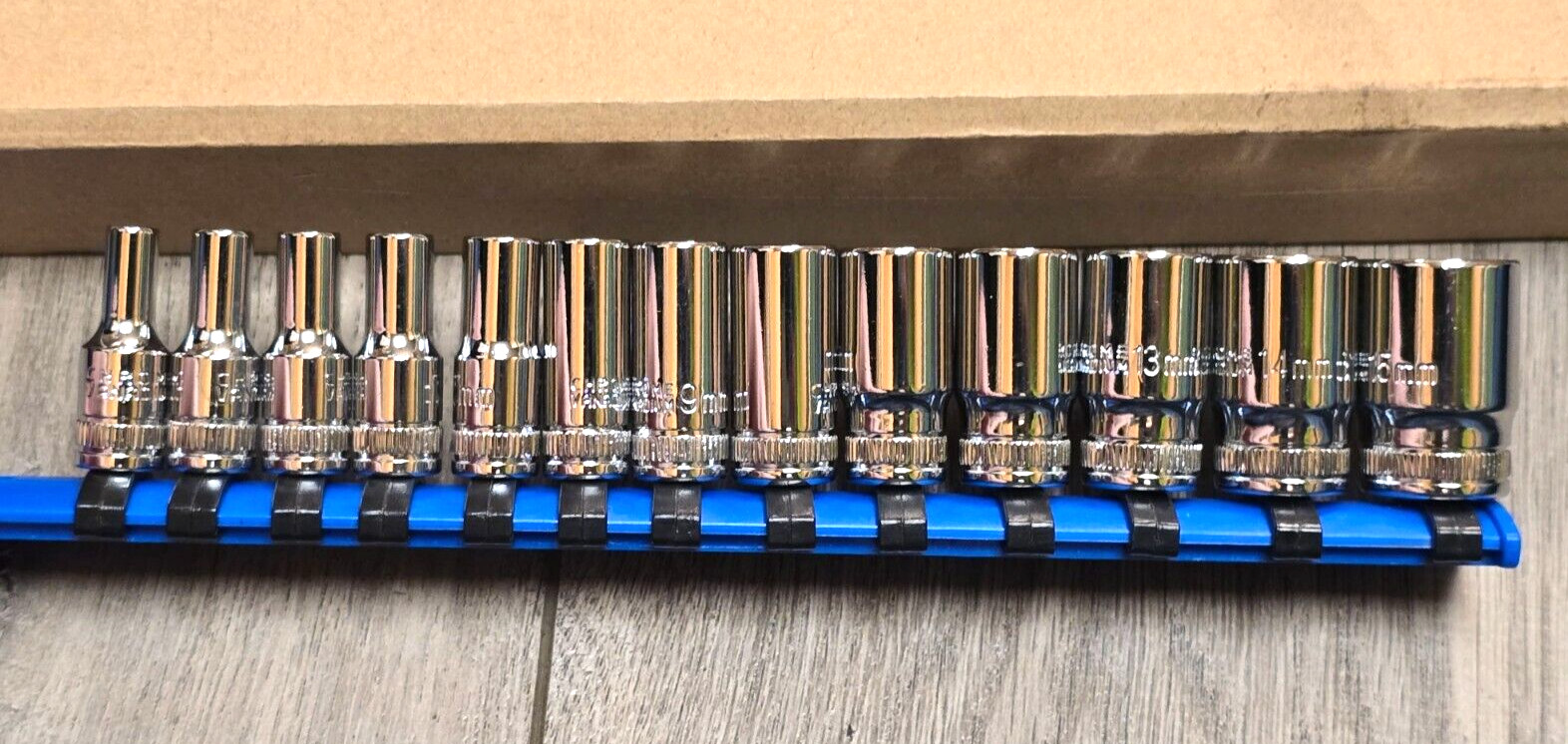 New 13 Piece 1/4″ dr, 6 Point Mid Length / Semi-Deep Socket Set, Metric, 4-15mm