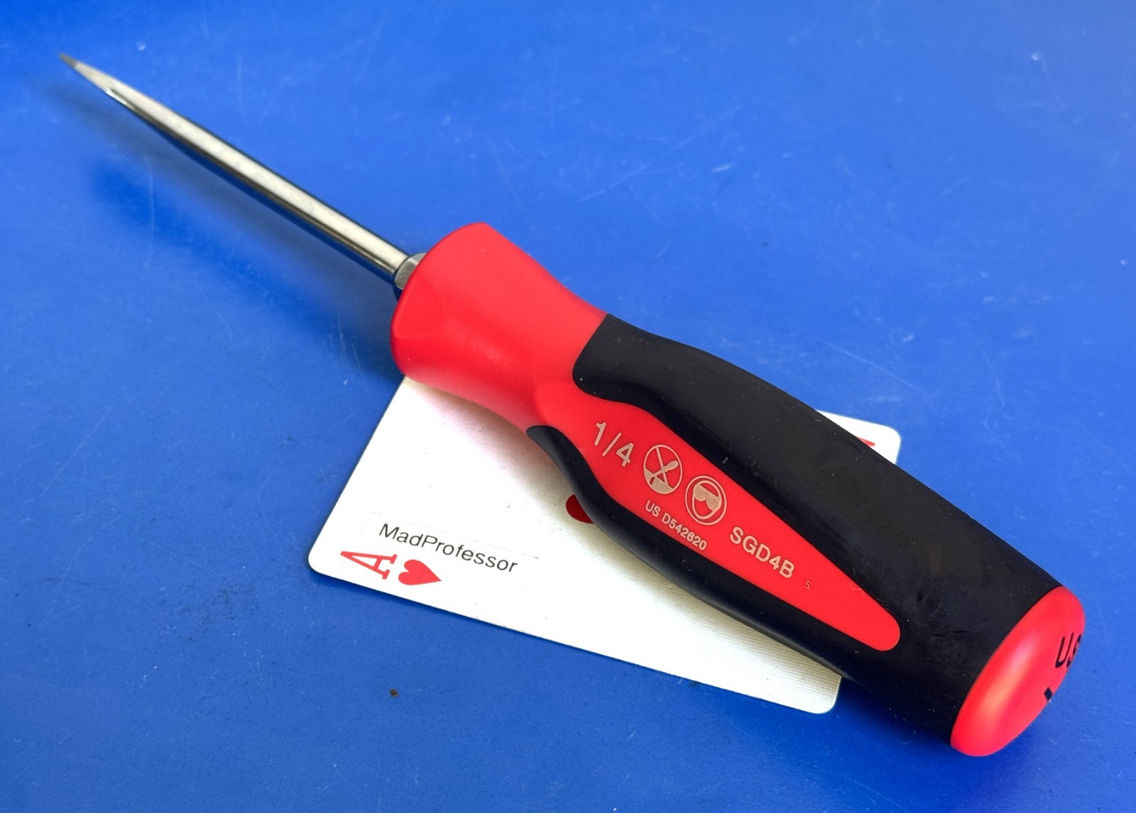 Snap-on 9″ Instinct Red Soft Grip 1/4″ Tip Slotted Screwdriver SGD4BR NEW USA