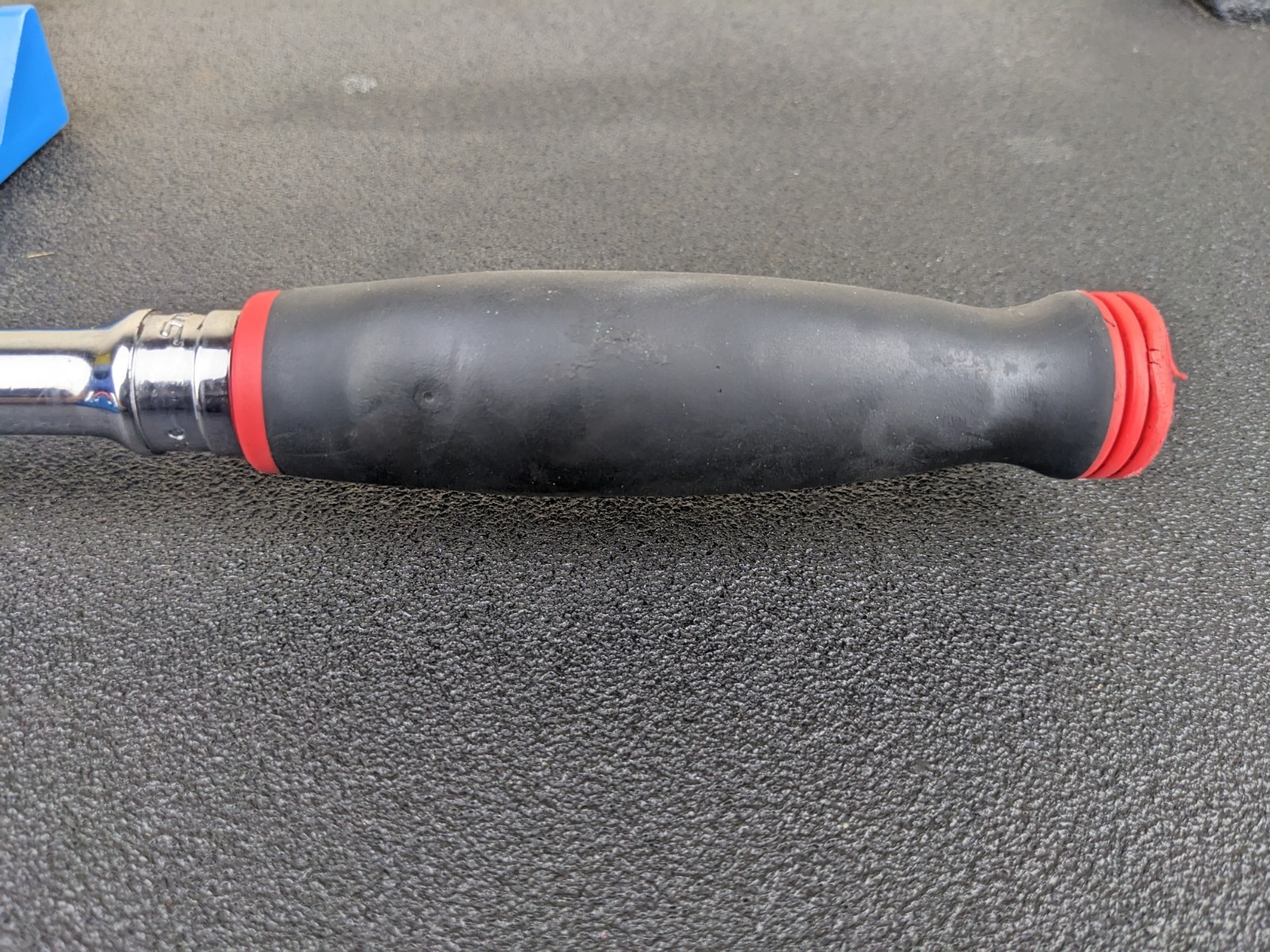 #bo673 Snap On Tools SHBB24 1/2″ Drive 24″ Soft Grip Handle Breaker Bar RED