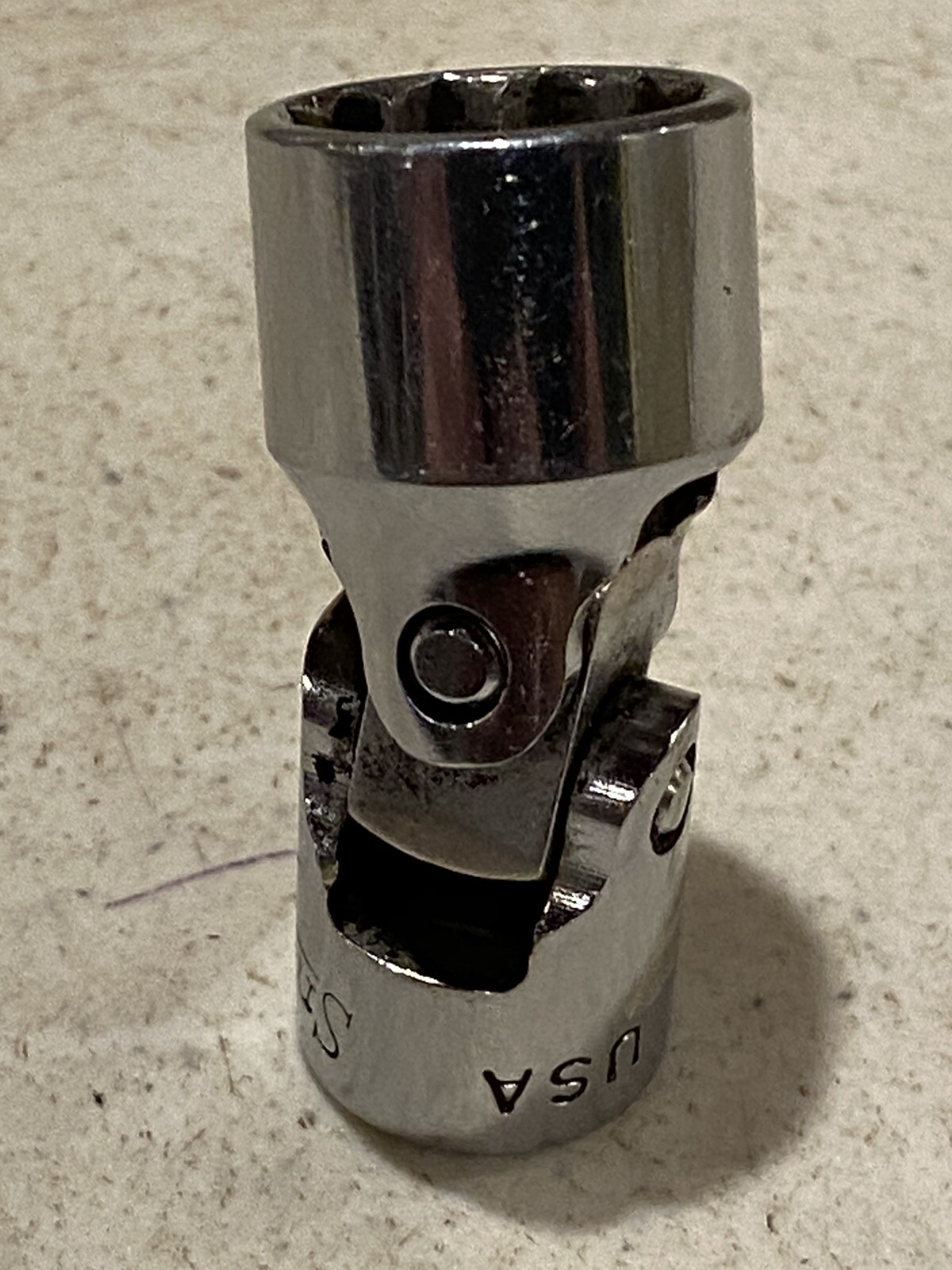 SNAP ON TOOLS FVU20 3/8″ Drive 5/8″ SAE Universal Joint 12-POINT SOCKET USA
