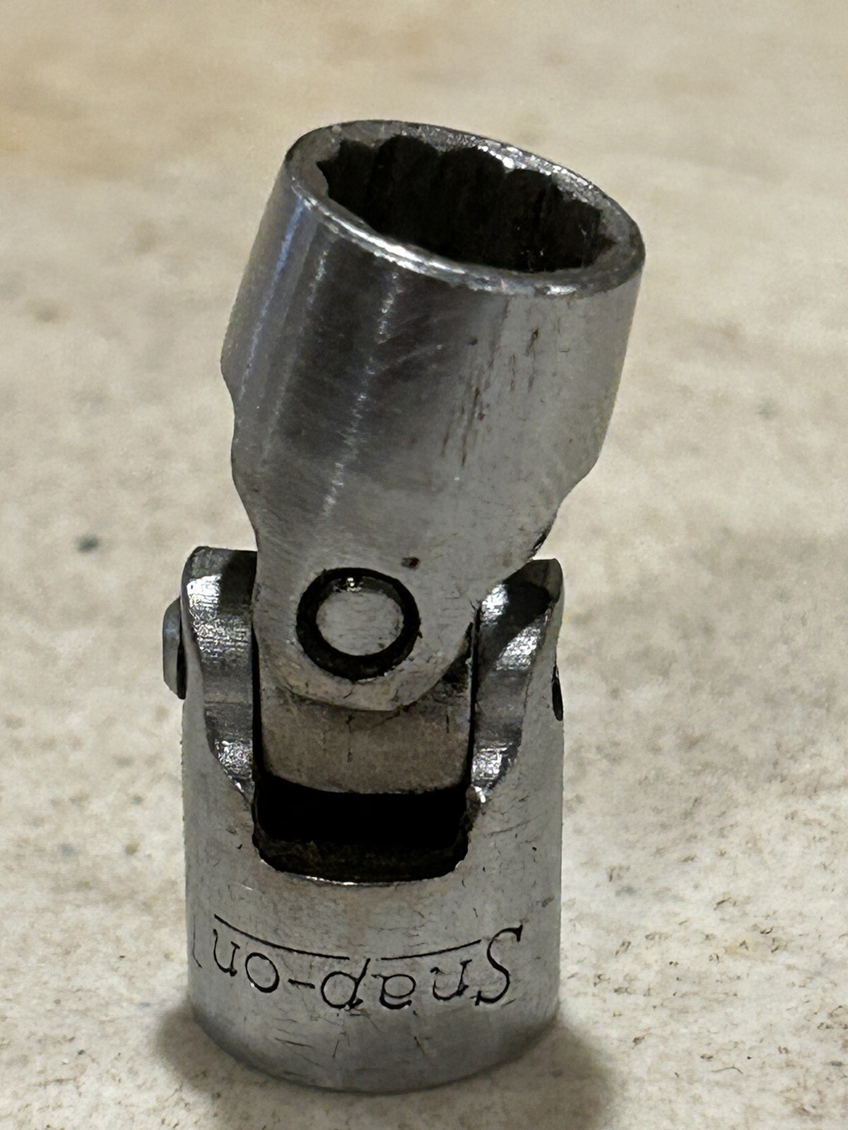 Snap On USA 7/16″ 12 Point 3/8″ Drive Swivel Socket FVU 14