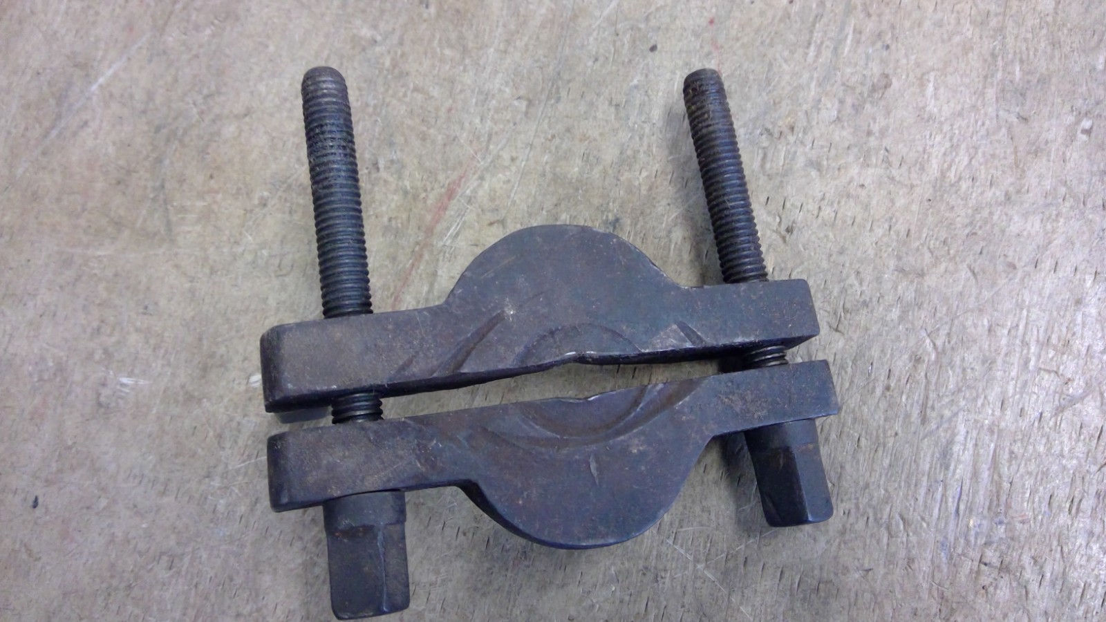 Vintage Bearing Puller Splitter separator. Unmarked Good solid tool