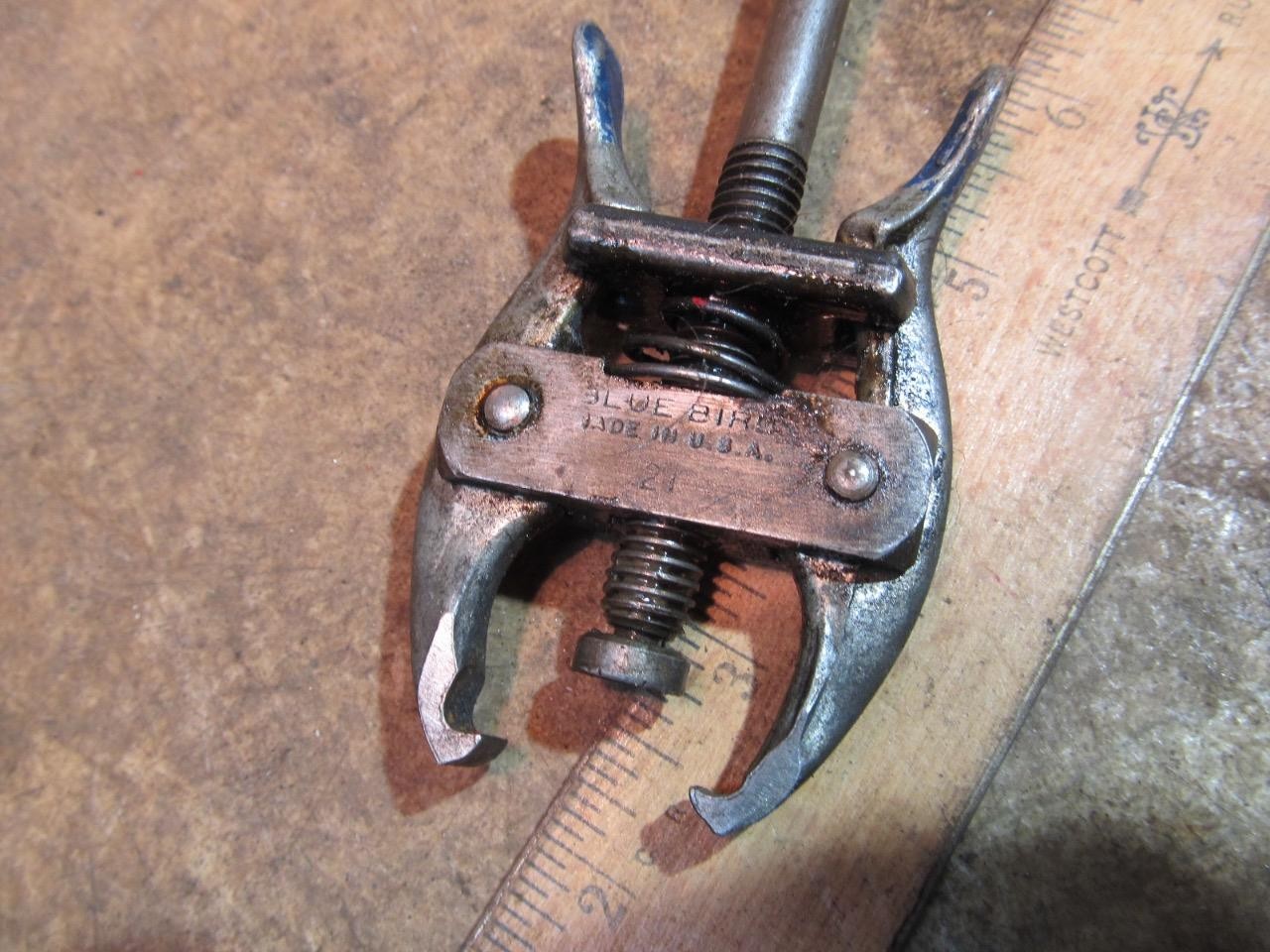 Blue Bird no 21 Top Post Battery Terminal Puller Tool